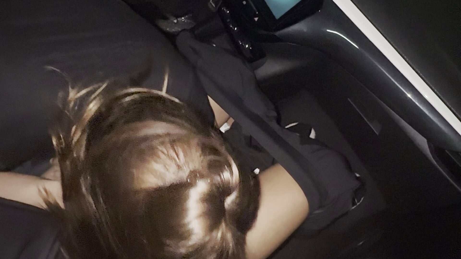 IL SORT sa queue dans la voiture et je suce - clip cu bebecita_x model videochat