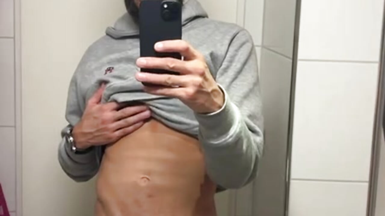 -5325500230610334045 - video by cesar8906 cam model