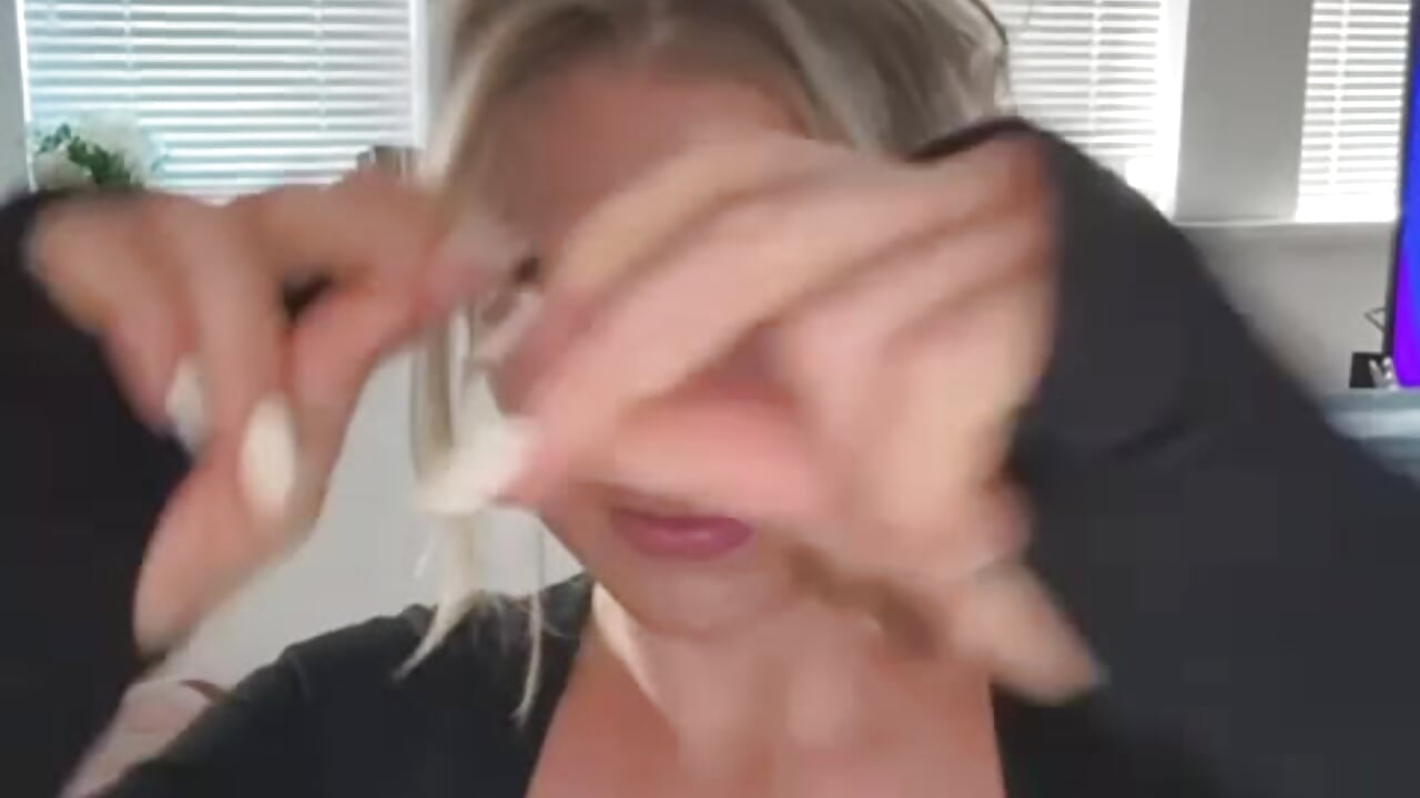 Me xx - video by MimiMaee cam model