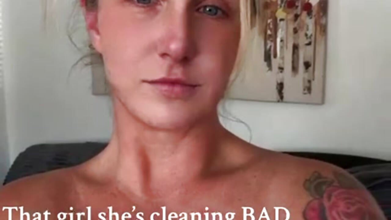 Me x - video by MimiMaee cam model