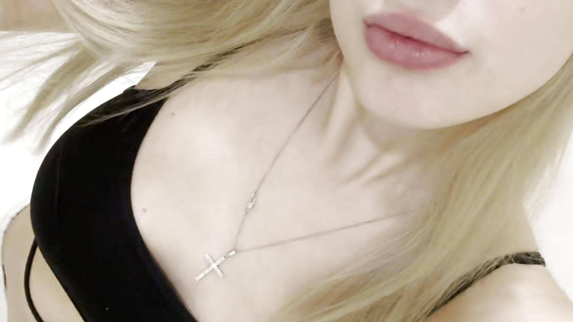 My first video here ^^ - Video von foxy_vivi Cam-Model