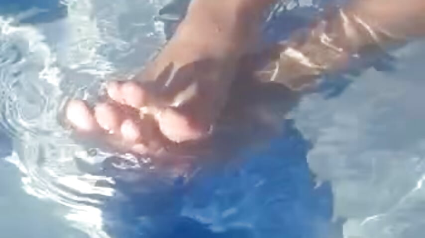 I soak my feet in the pool - video by Salome-sw cam model