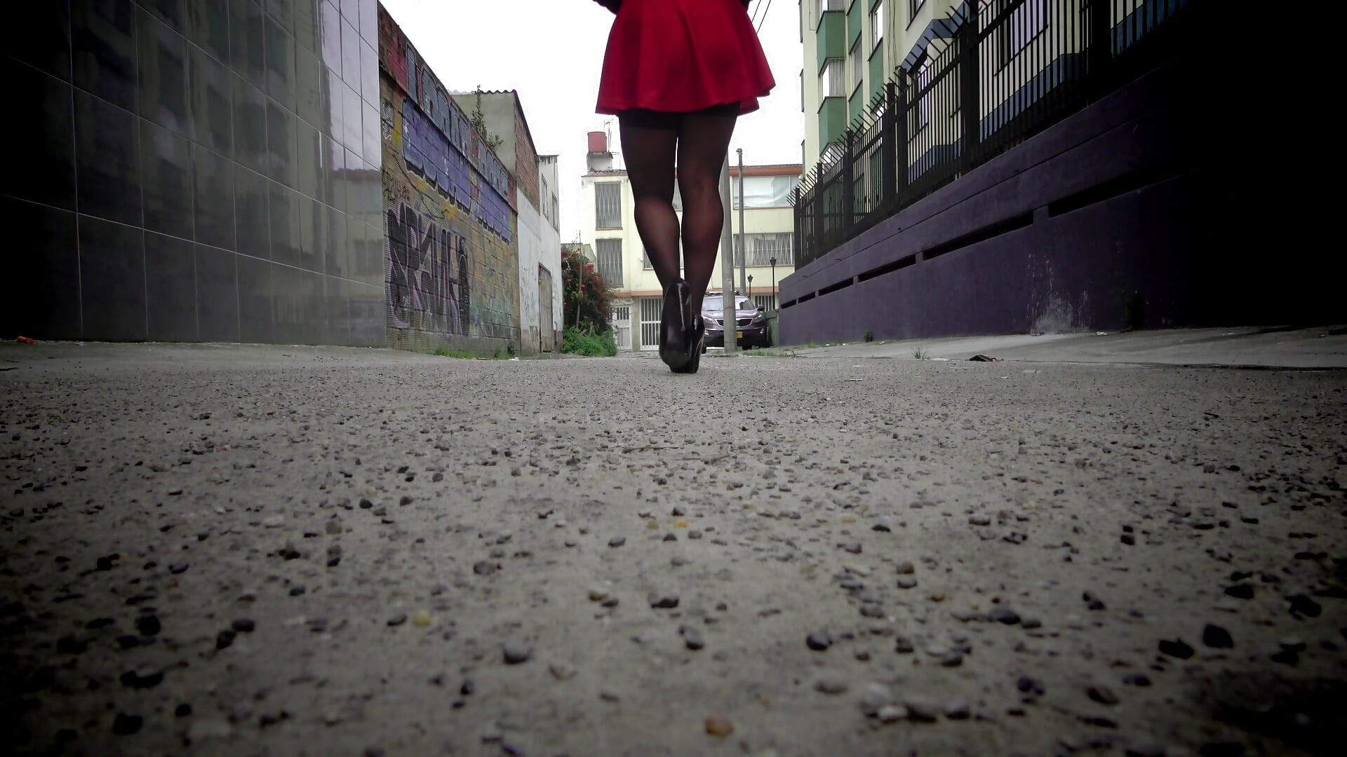 Show my ass on the street - video by Salome-sw cam model