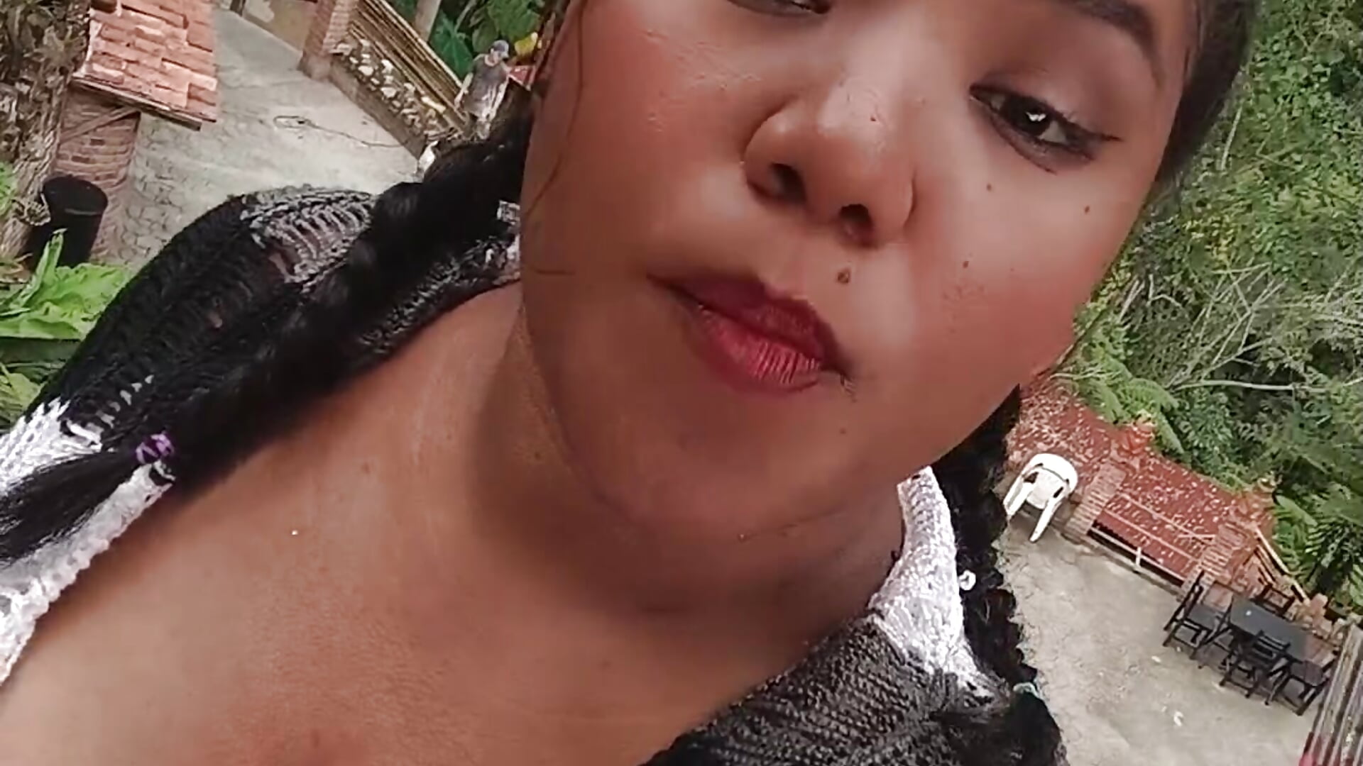 Un besito para tii amor Te envío un dulce y tierno besito para ti, mi amor, lleno del cariño que sie - video by Rosario-castro cam model