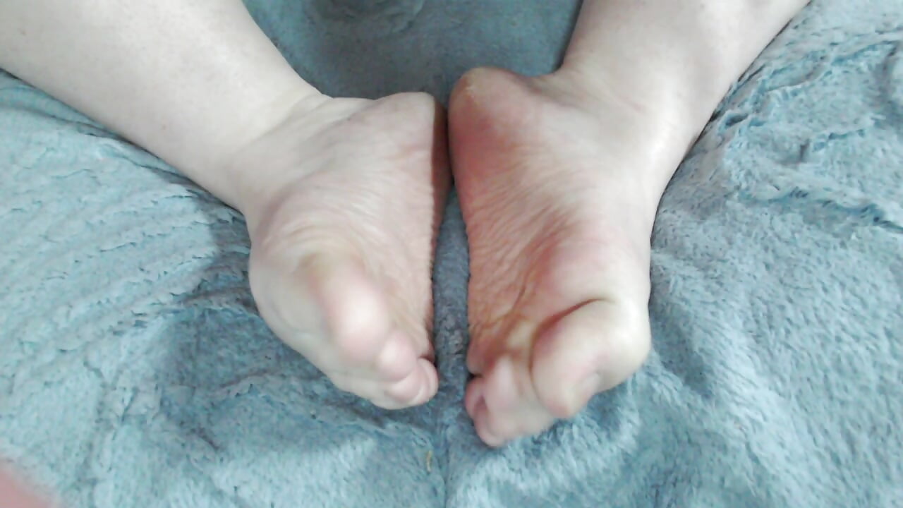 my feet close