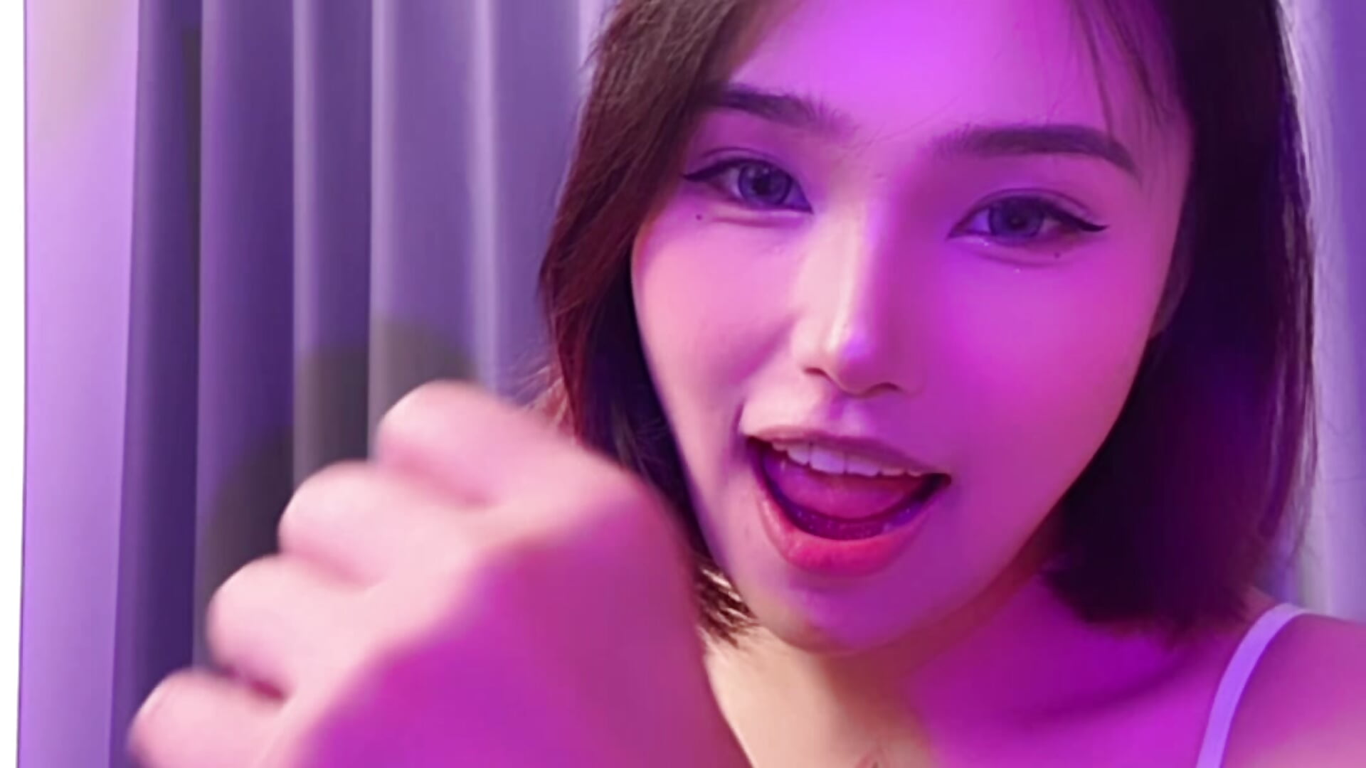 EE 手手癢了 想舒壓按摩 - video by eee79bbb cam model