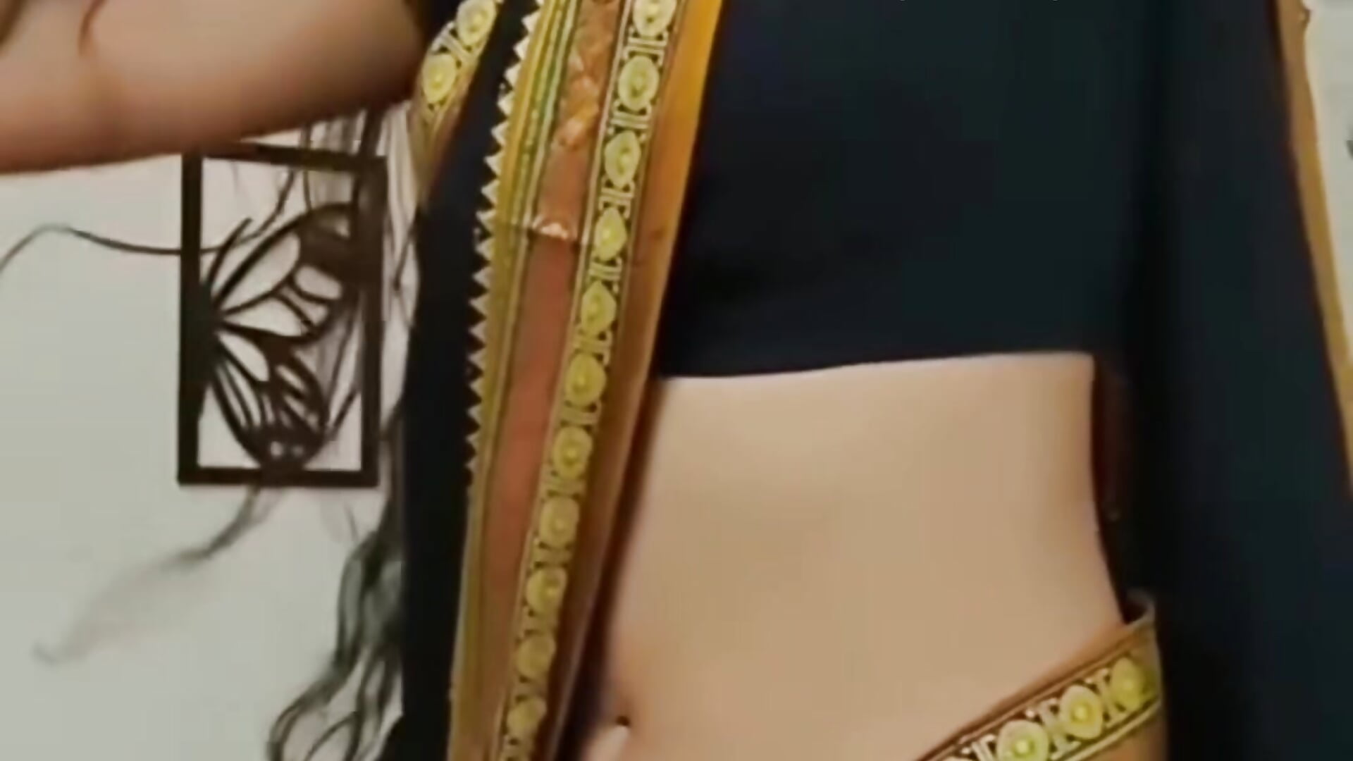 1000042240 - video by tamil_Monisha cam model