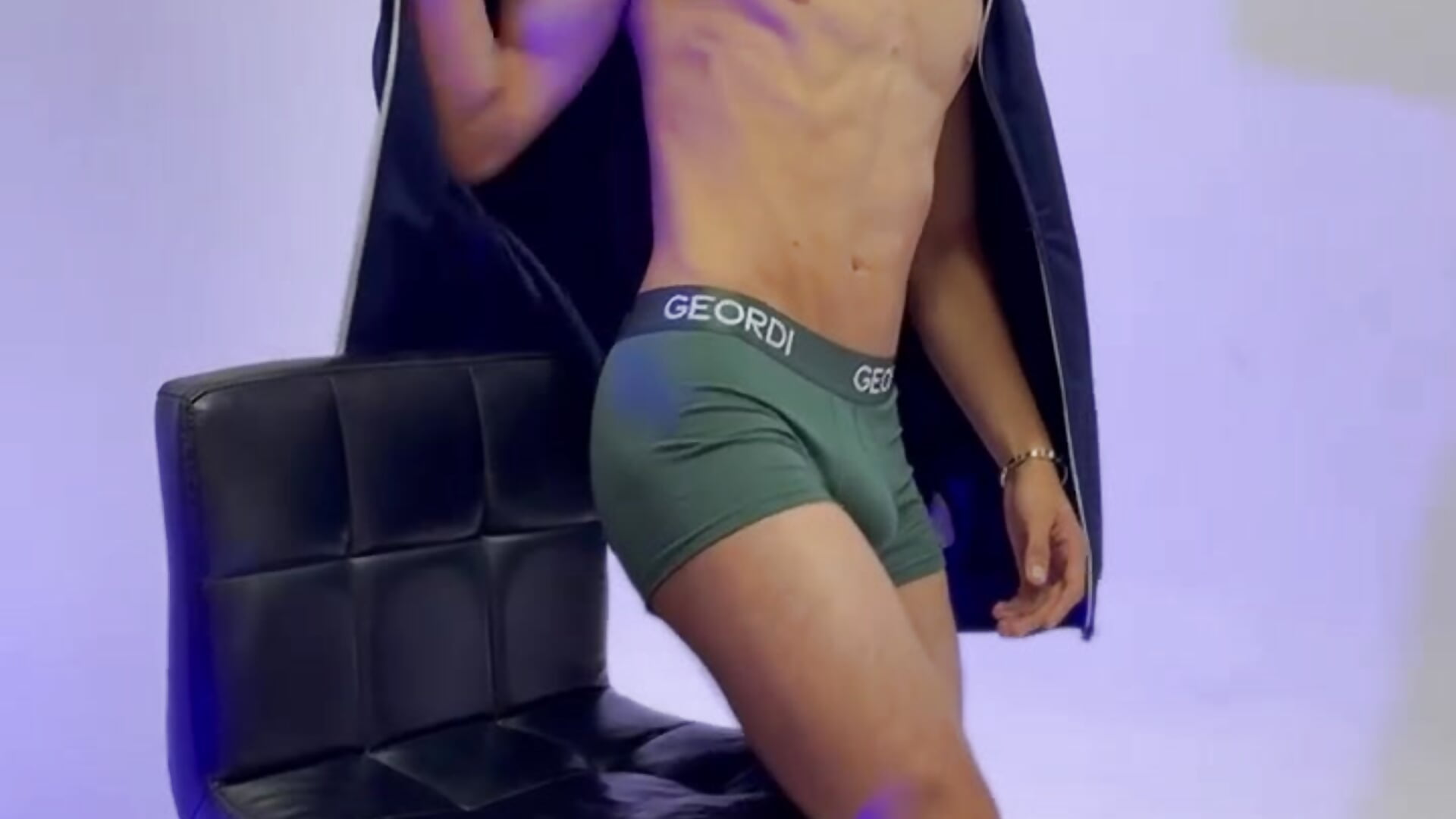 green - video by TOBIASFERRER cam model