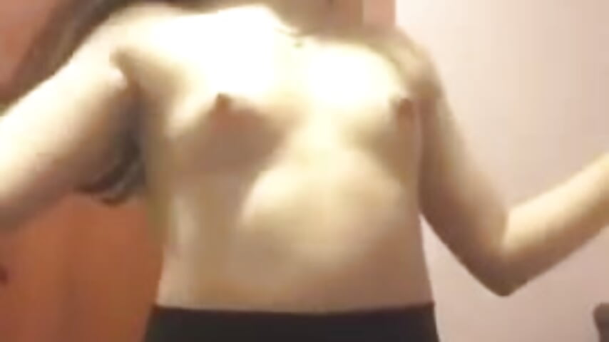 1761331372362802 - video by Twolatte1520 cam model