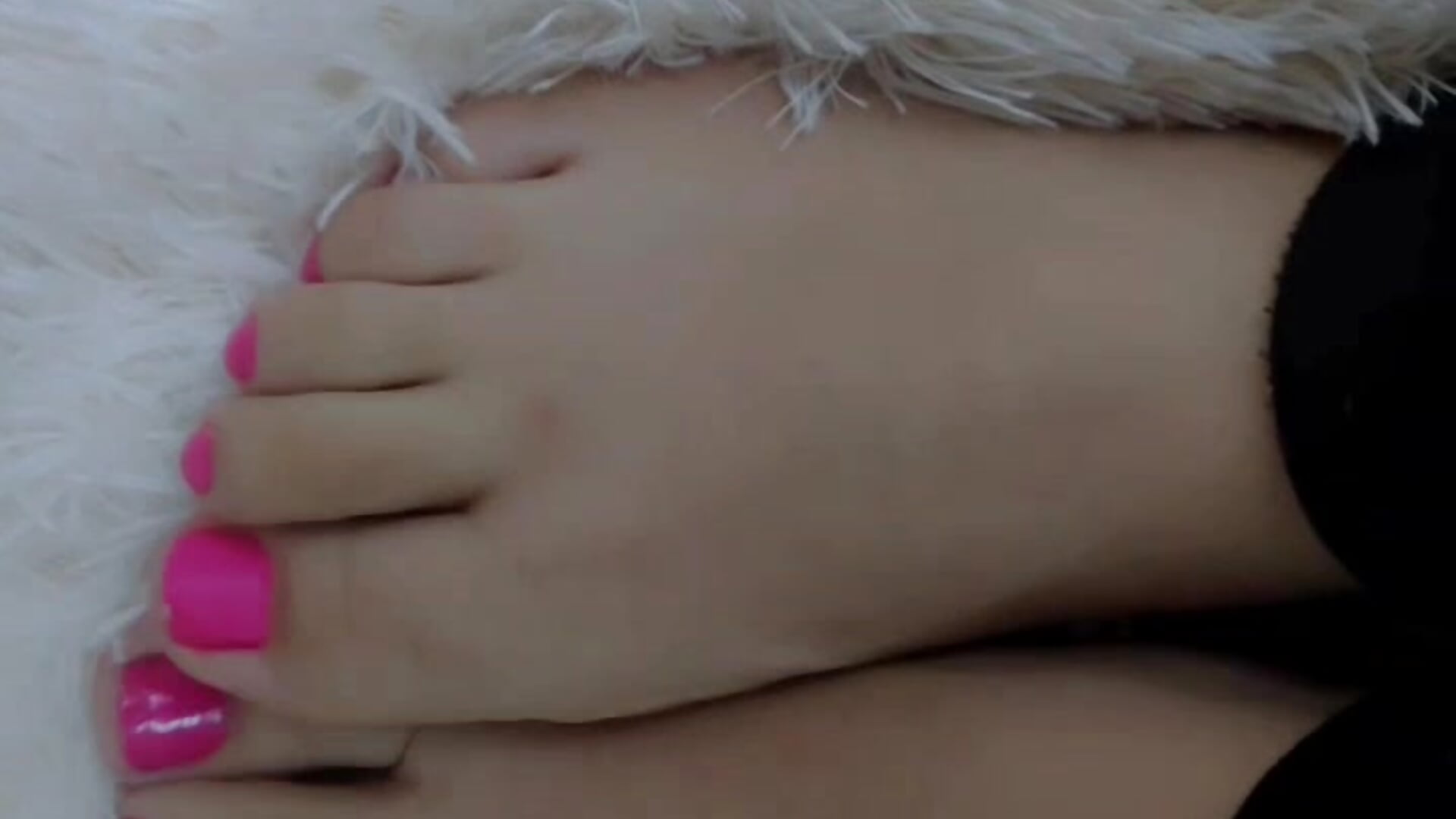 sexy feet - video by Elinaax_rose cam model