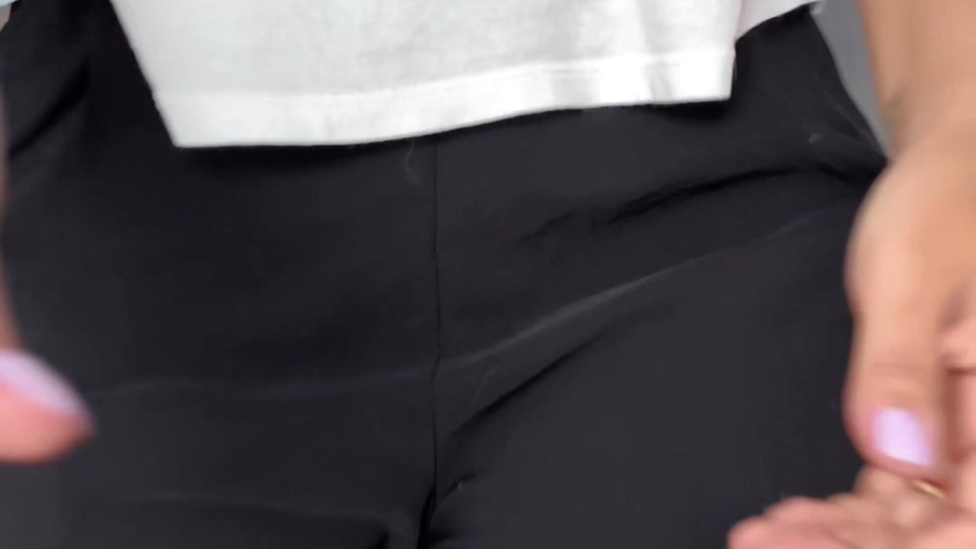 This time I snuck into Emily's apartment to pay the rent... In a very creative way 😏 (PREVIEW) - Video von DaisyEmily Cam-Model