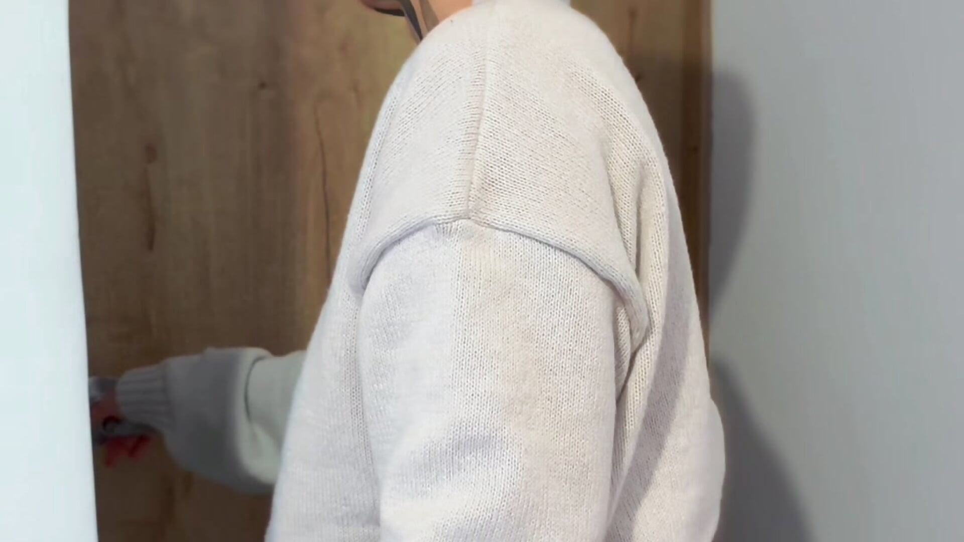 Collecting rent preview 🔥 - video by DaisyEmily cam model