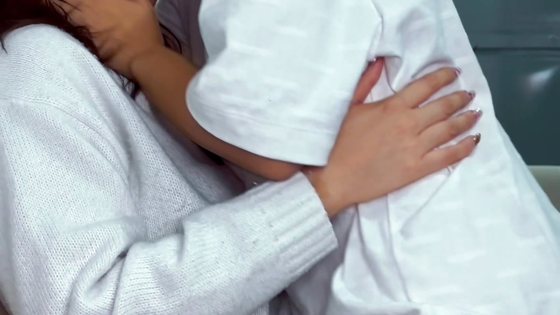 We all need a kiss that passionate! 🔥 - video by DaisyEmily cam model