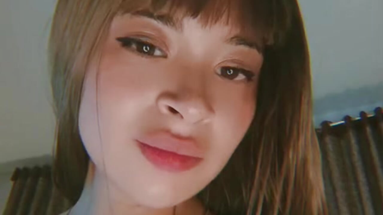 ✌️😎 - video by alahia_hank cam model