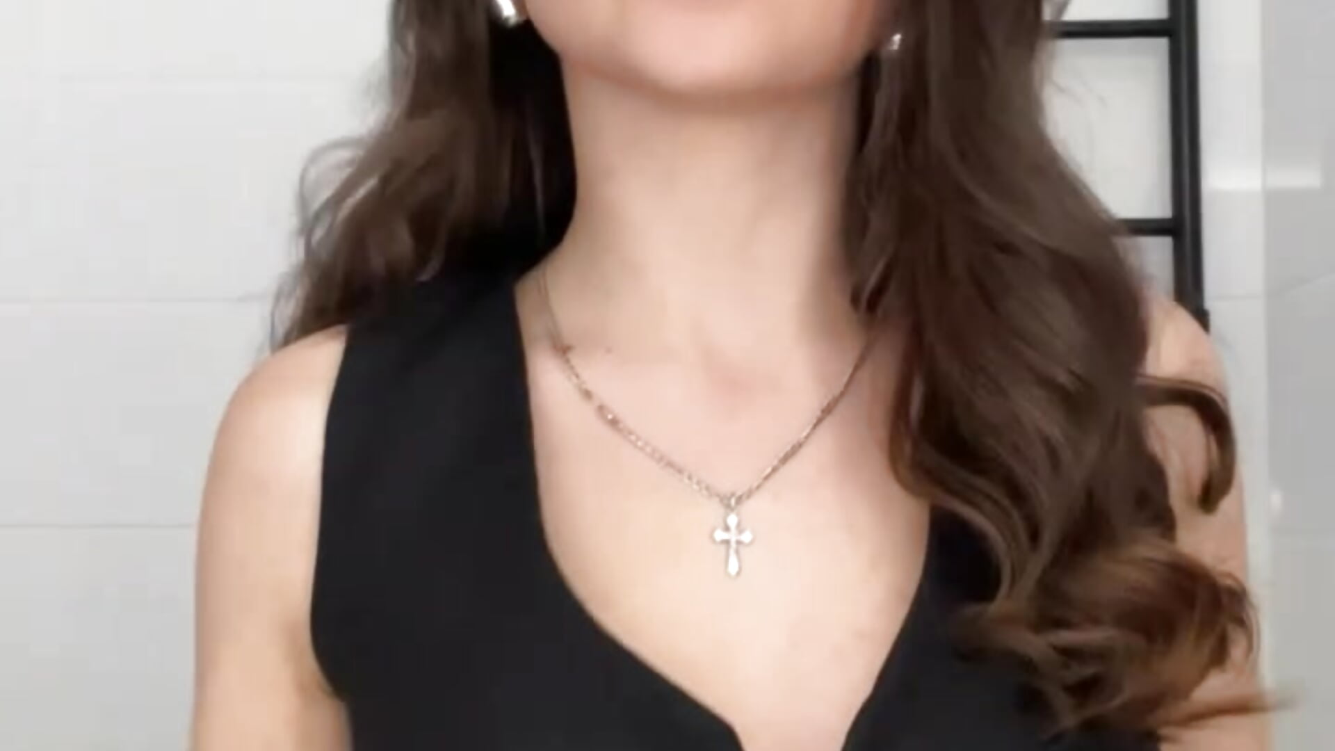 A little bit of me - video by Madison_Golden cam model