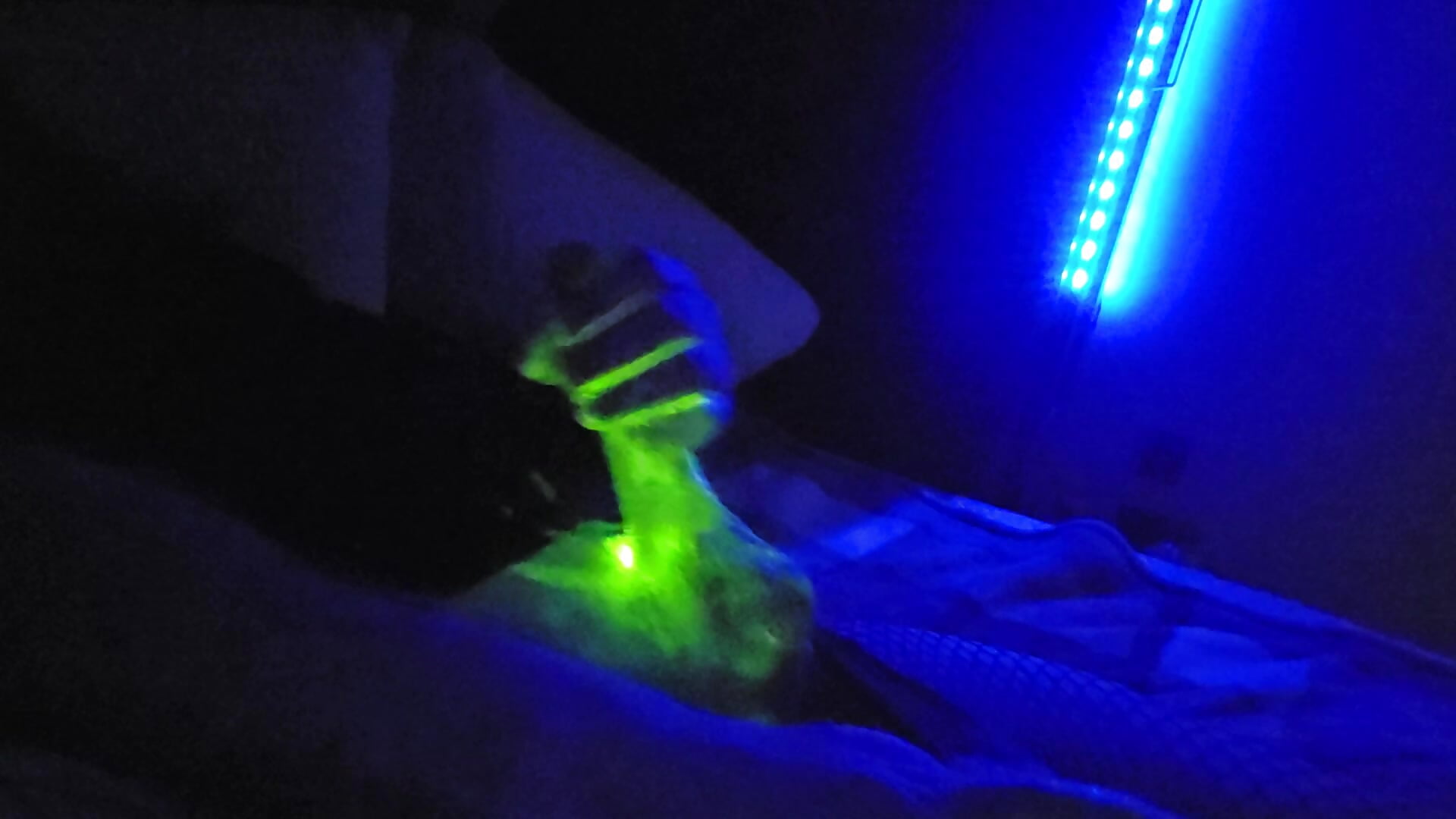 Sissy glowstick fun - video by mysissycd cam model