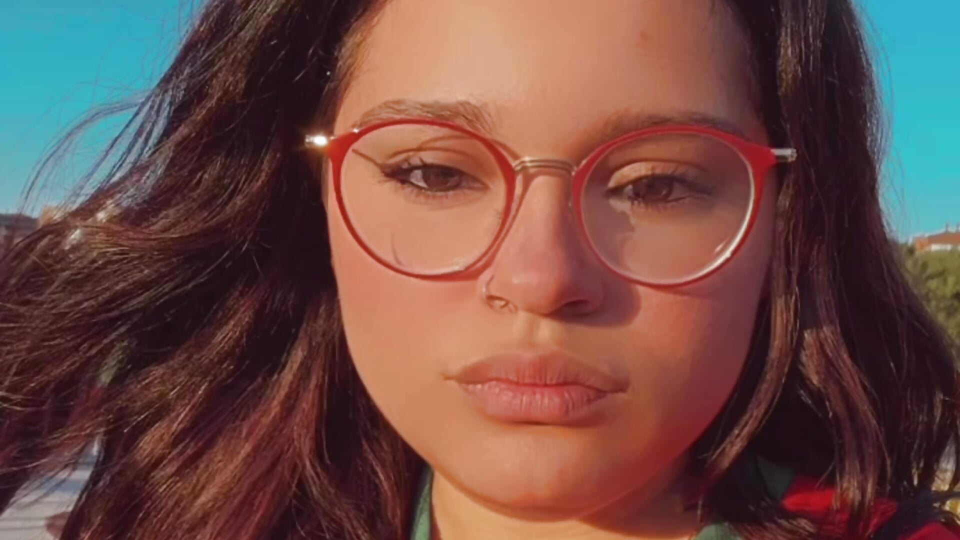 04612f2ceb4b4f308ec900b298306875 - vídeo de Jaykel_a modelo de câmara