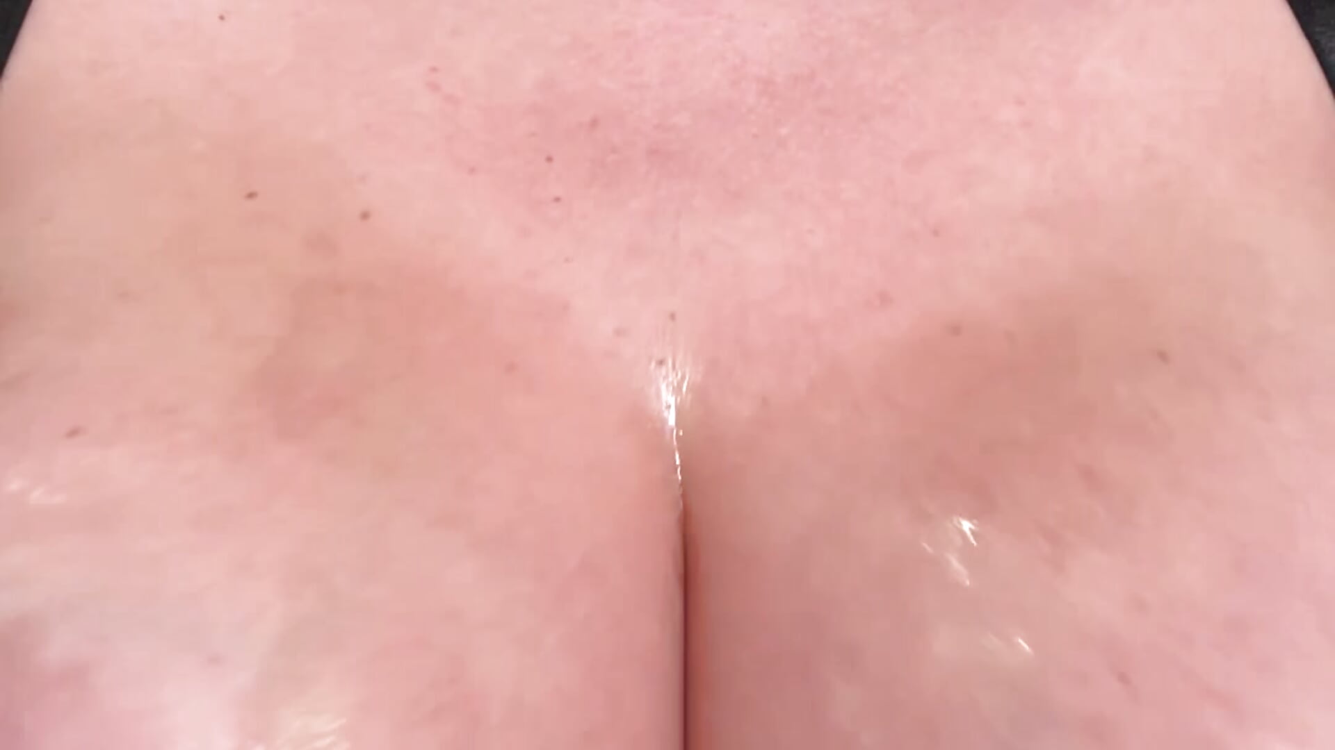 Oil on the 🍒🍒🍒 - video od modelky/modela evedanger