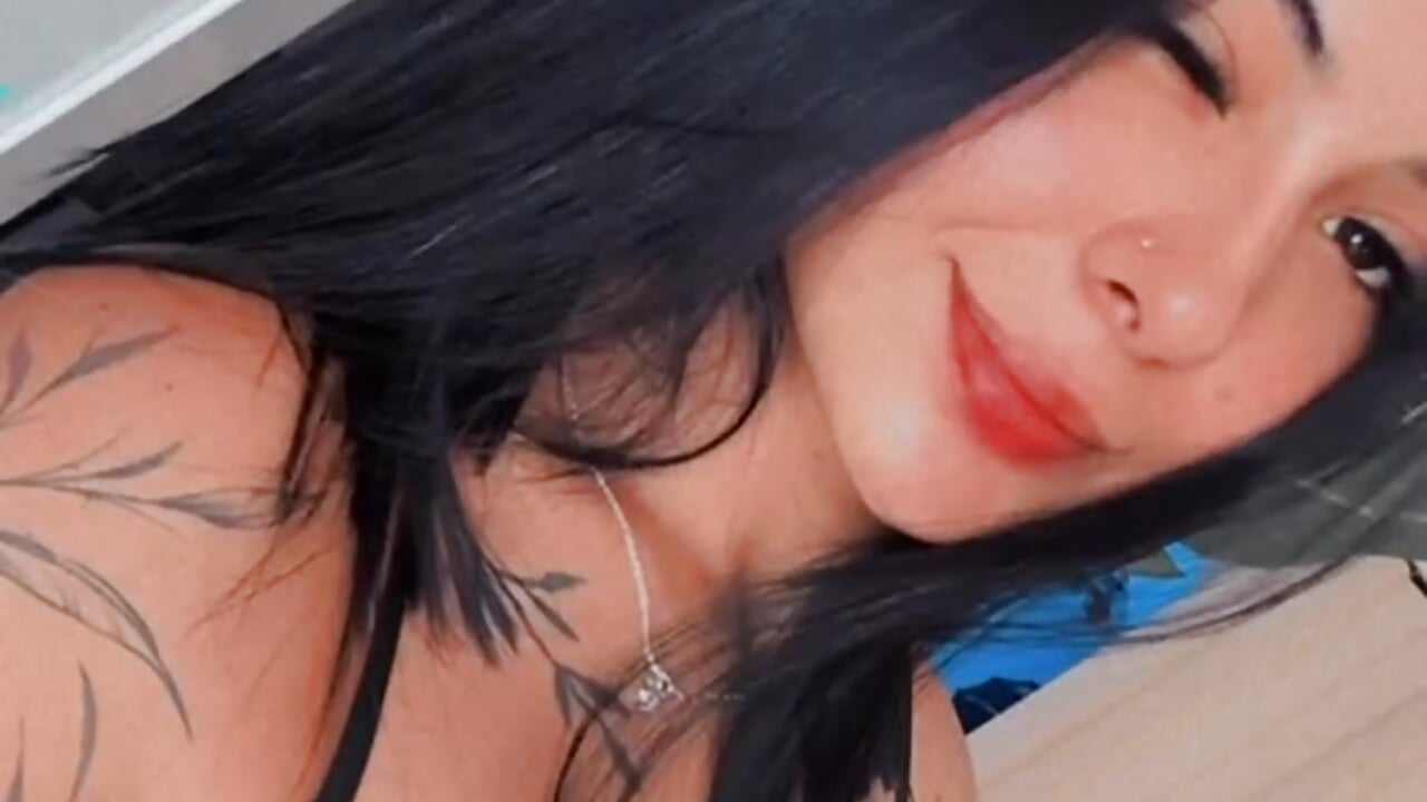 bienvenidos a mi mundo - video by Tory_GB cam model