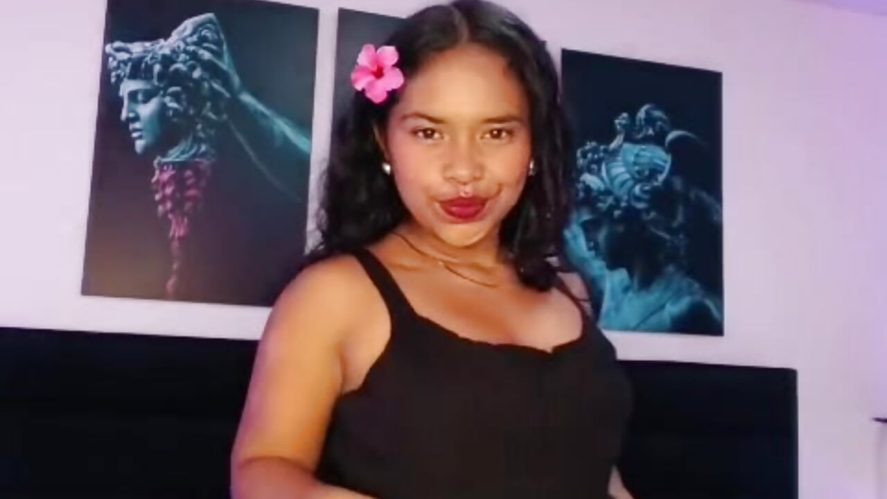 Who said that passion is only represented by the color red? - video by Amayavaldes cam model