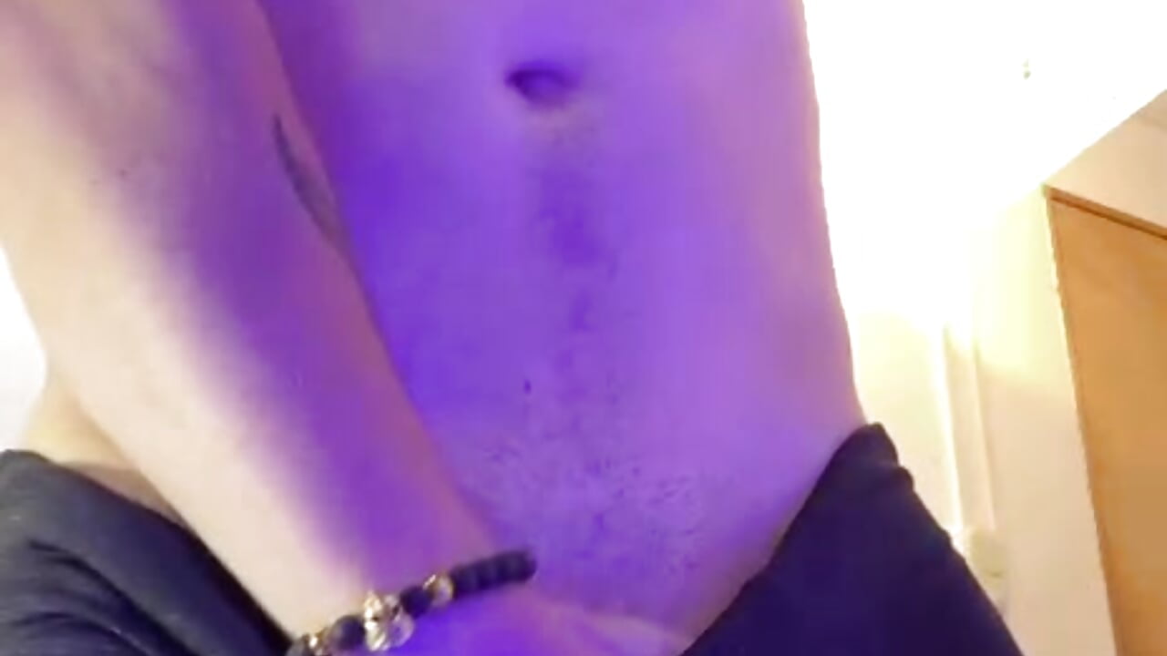 Come ​and ​have ​fun ​with ​me, ​dont ​forget ​follow ​me 😘 - video by Leoo_Miller cam model