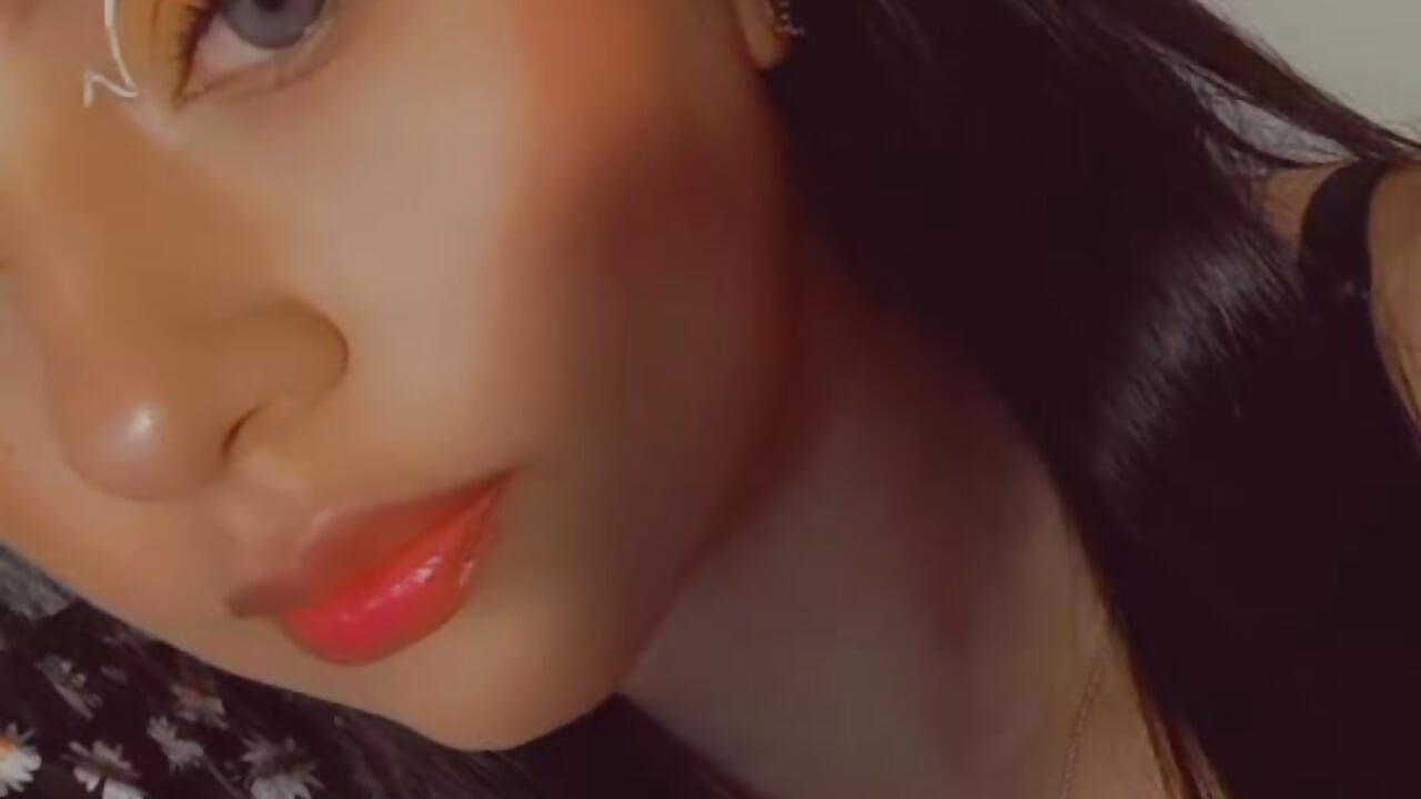 Me - video by leahh_cyrus cam model