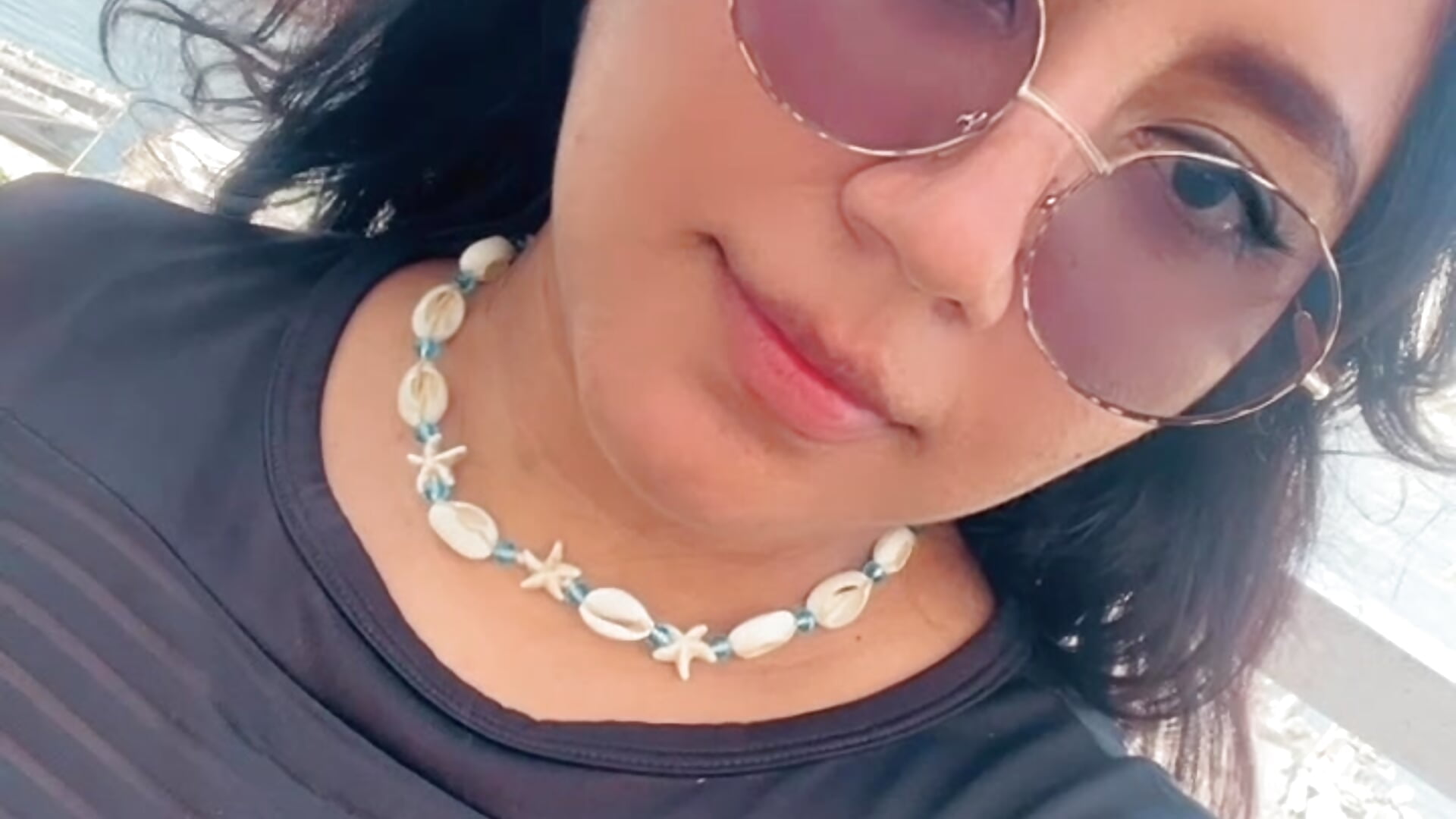 XD – видео вебкам-модели LoveLyy-