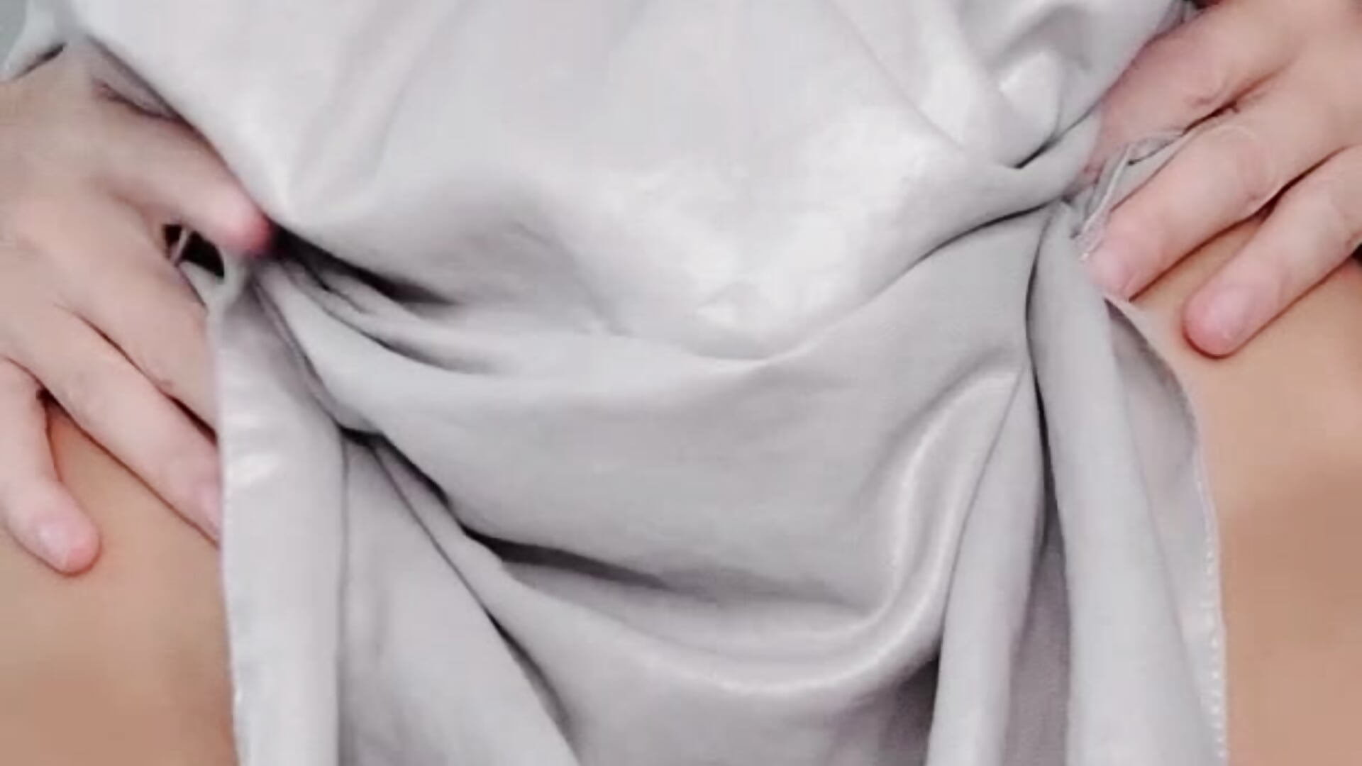 I flashed my pussy for my friends - video by Aurynne cam model