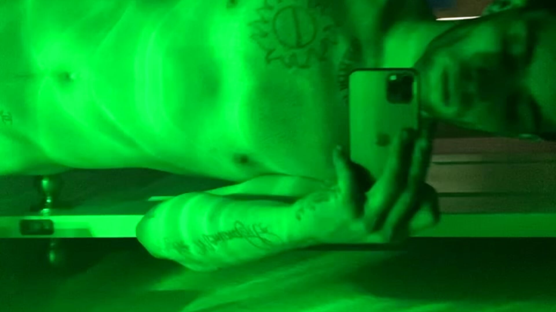 lights, camera, action – видео вебкам-модели hitmehardns