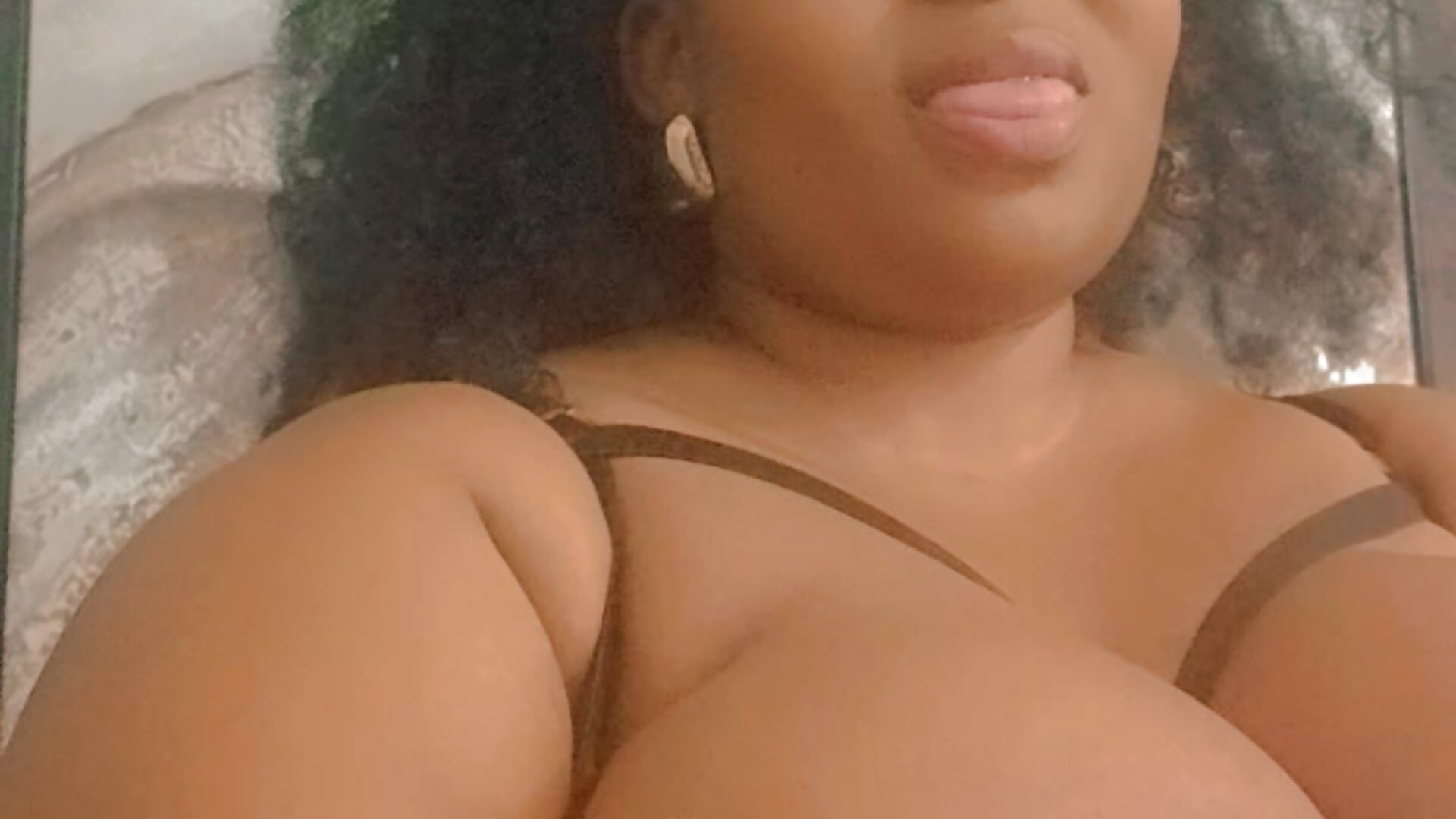 Naughty  Busty - video av BustyBoobsxXx999 cam model