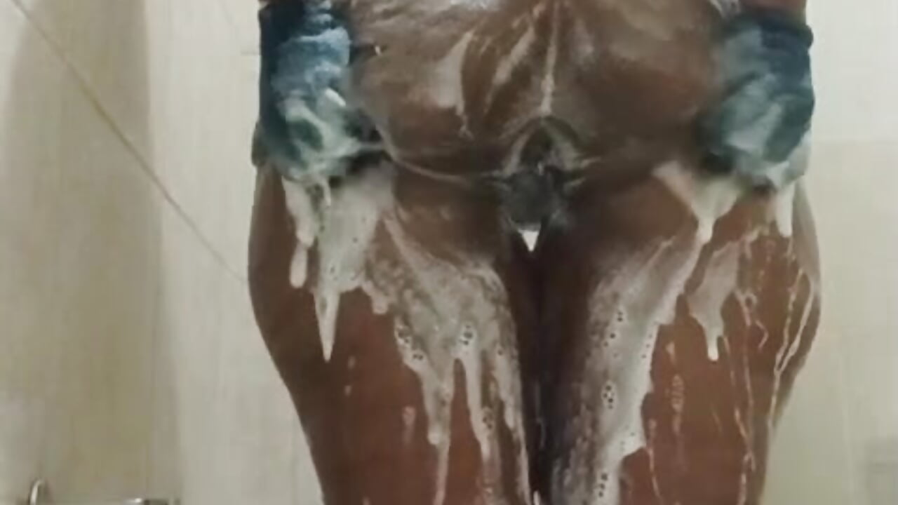 Lets shower daddy 🚿🛁 - ক্যাম মডেল Bigboobsbooty-এর ভিডিও
