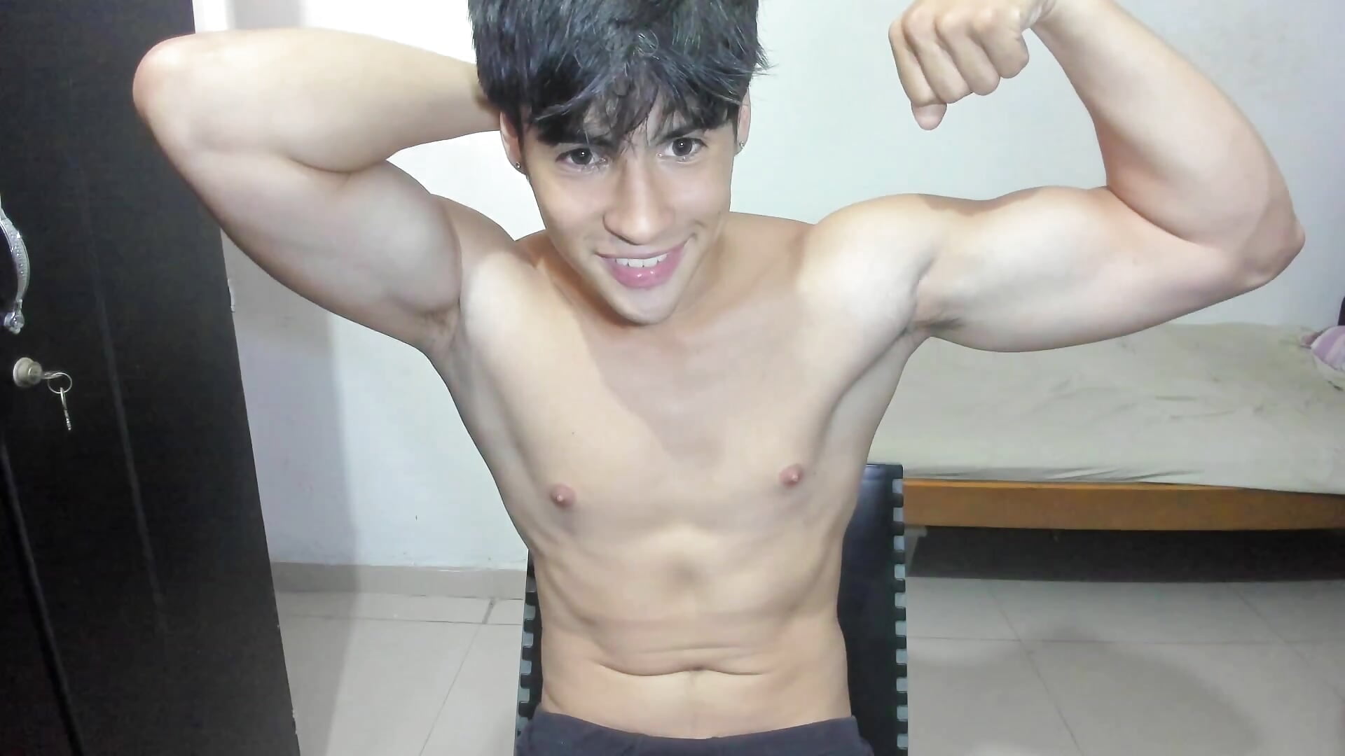 JUST FLEXING - video by max_morris66 cam model