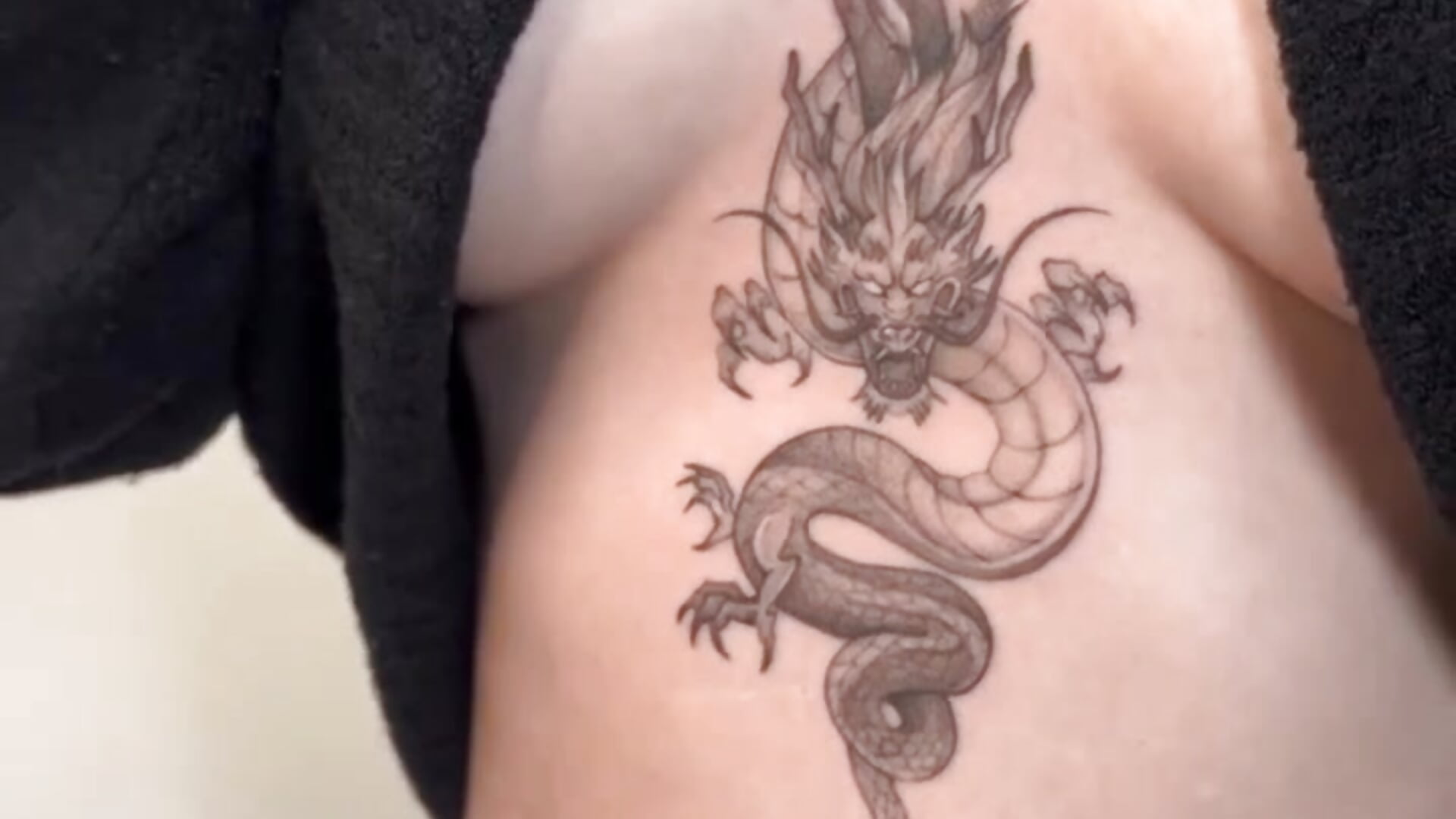 my first tattoo - відео від вебкаммоделі RinaModel