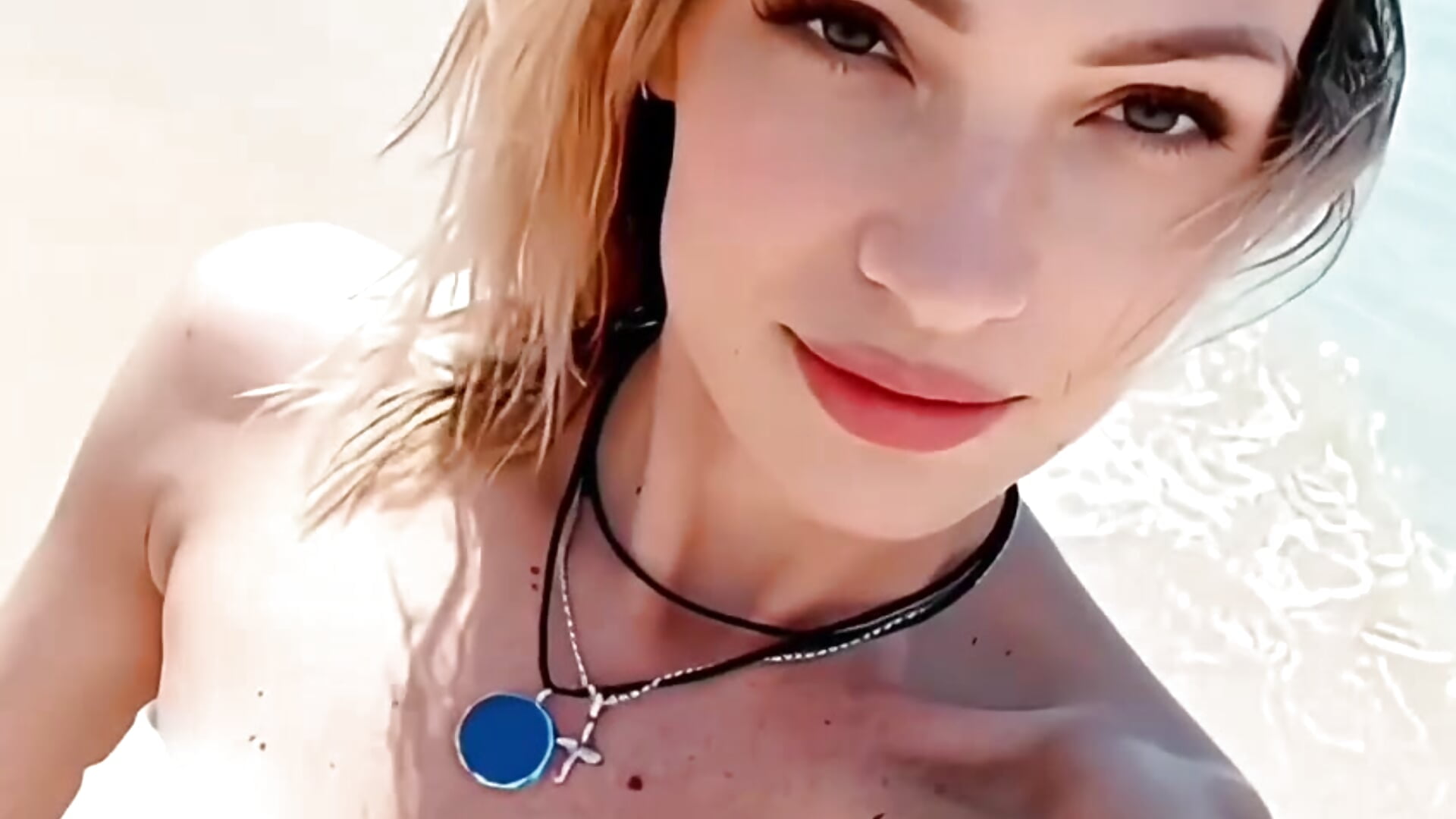 Just me at beach - video od modelky/modela AlinaMoor