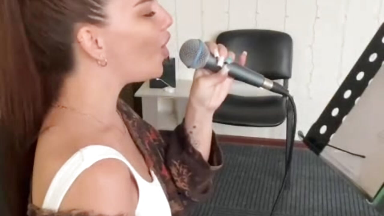 I really love to sing - video by Bella-Flower cam model