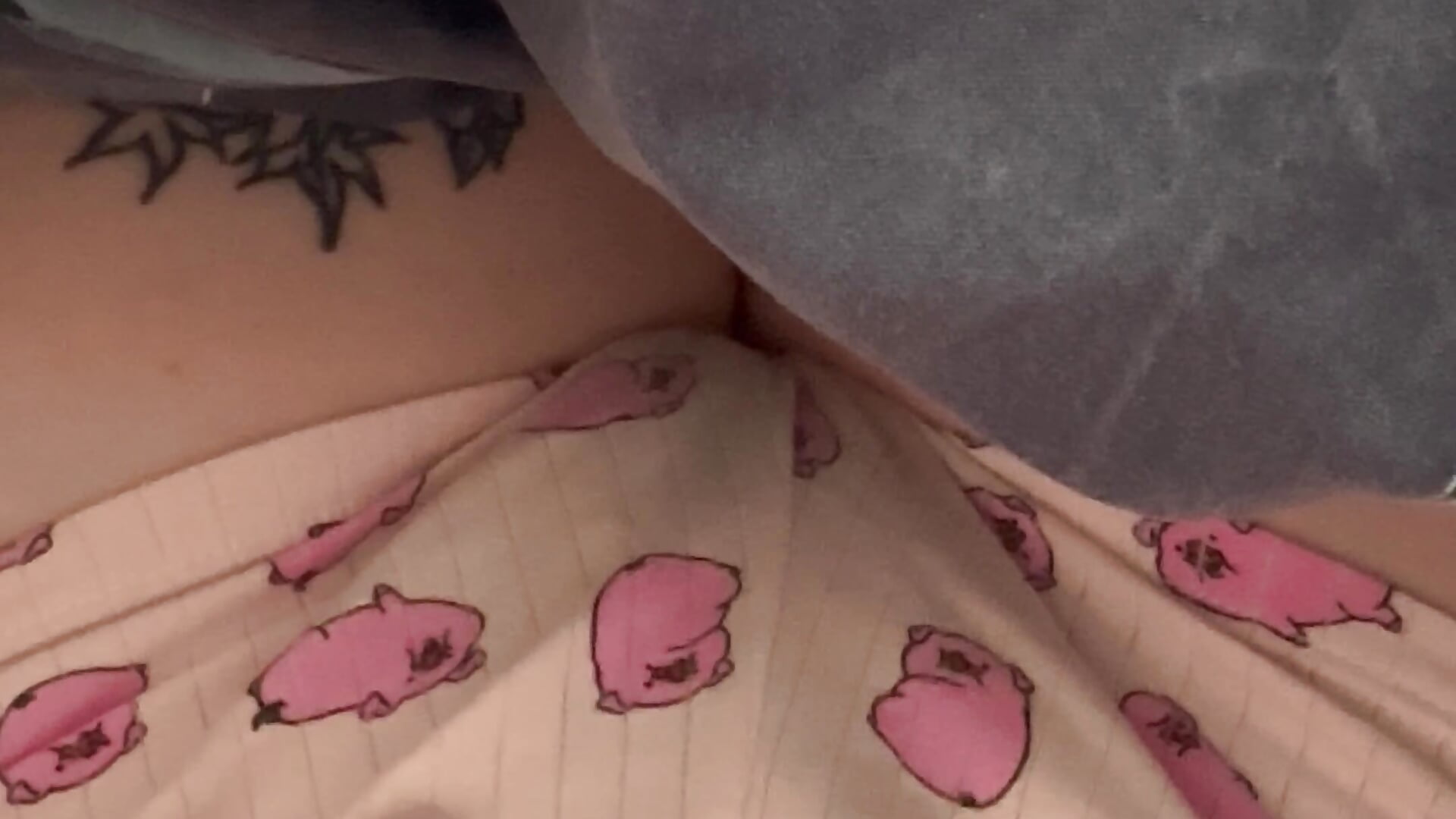 Pubic hairs - video van Evarey_ cam-model