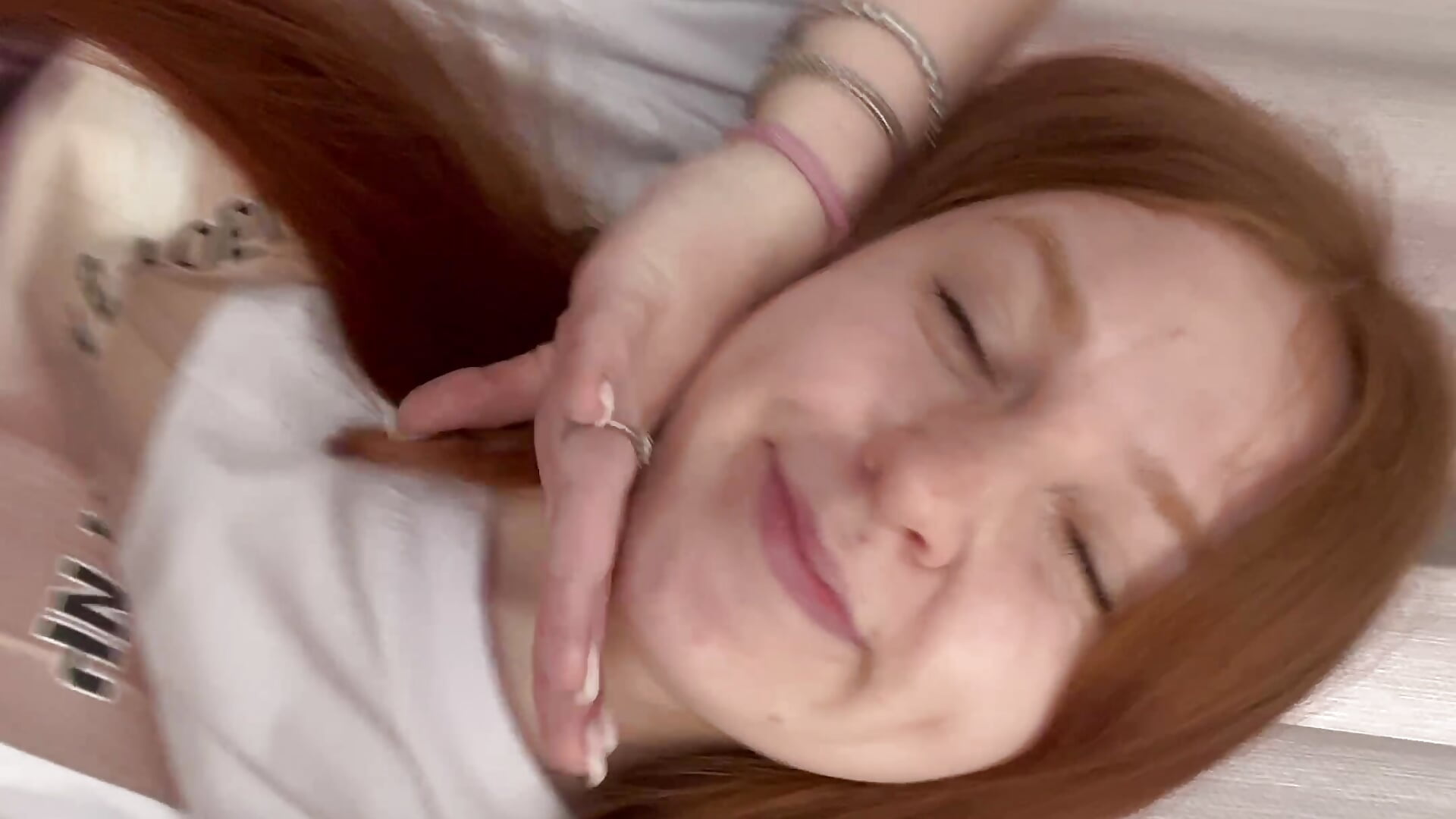 GM🌞 – video od webkamerové modelky Evarey_
