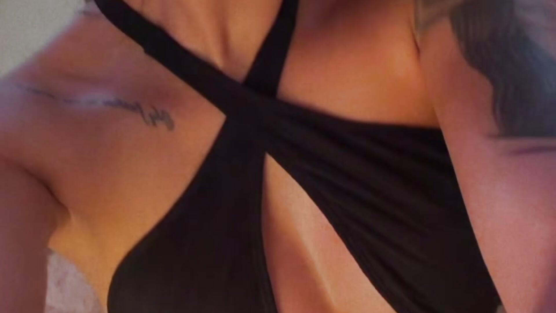 Touch ittt - video by NatalieDelices cam model