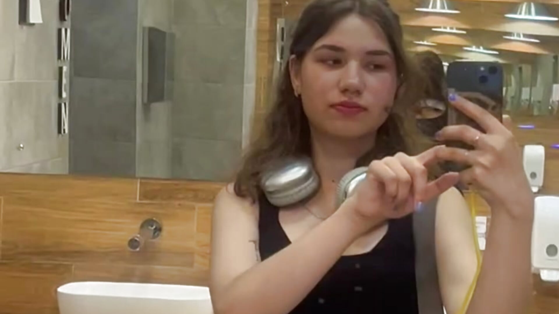 ✌️ - video by AmmieGerber cam model