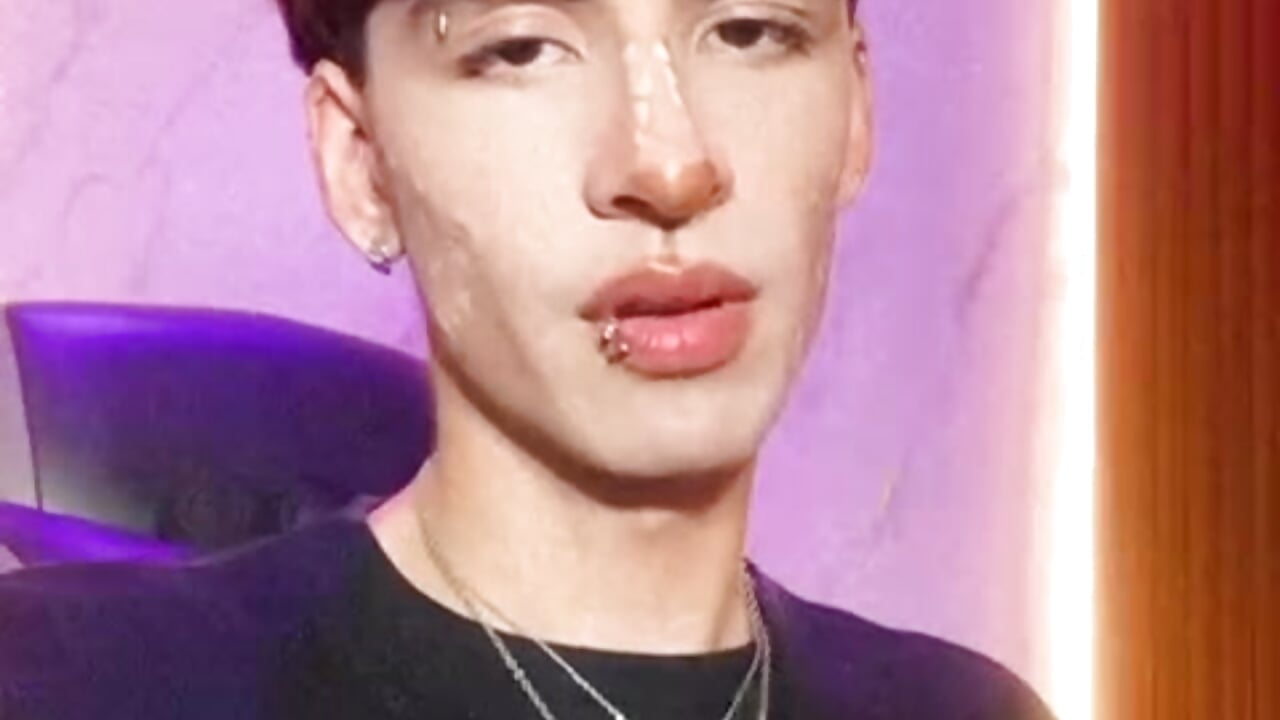 🙀GARRR😼 - video by demianmoon cam model