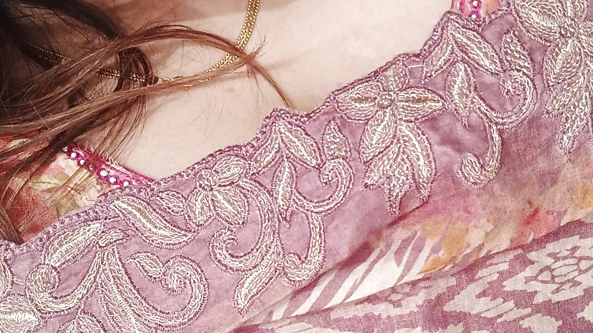 gulabi rani😘❤️💘 - video by Beauty_Queen_Soniya cam model