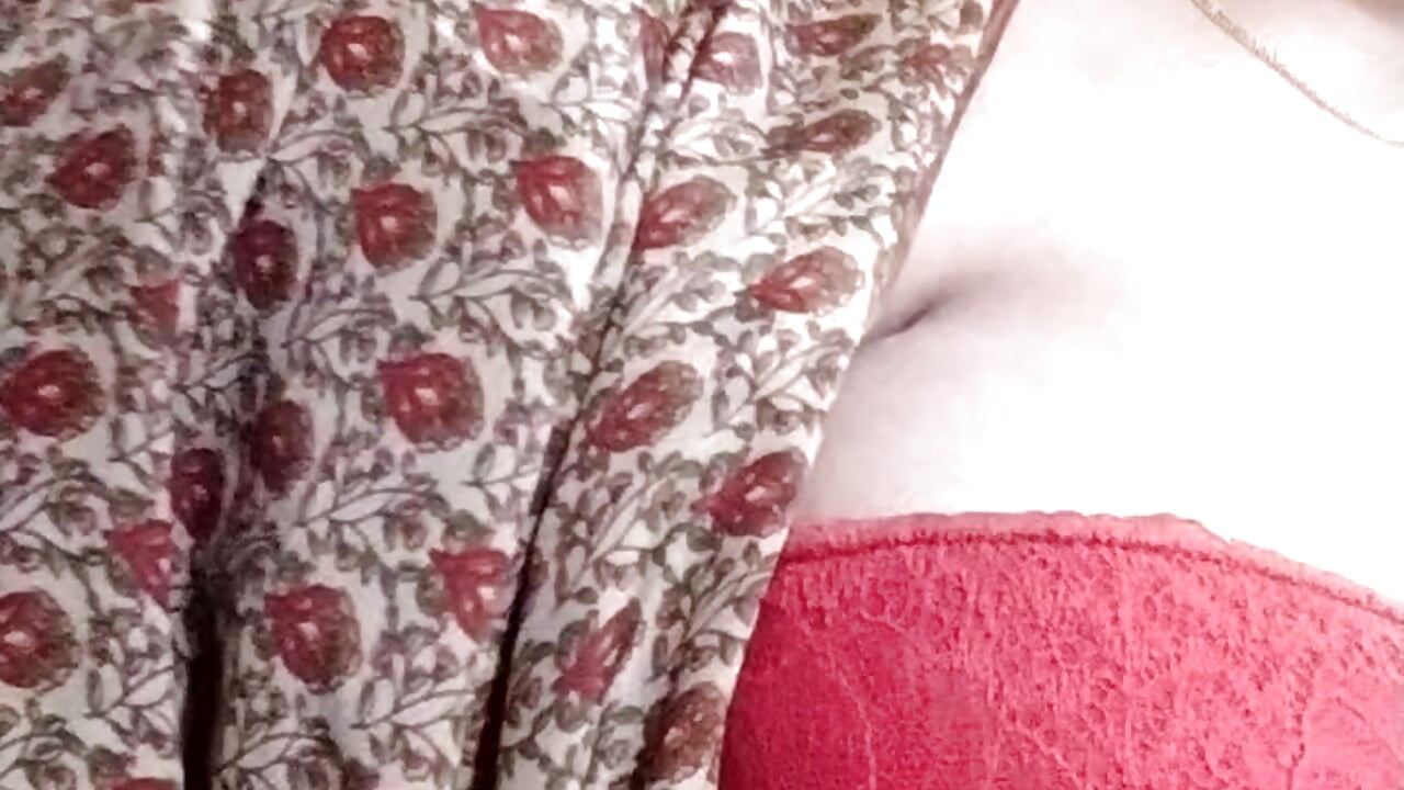 Sexy with red sarii - video di Beauty_Queen_Soniya modella di cam