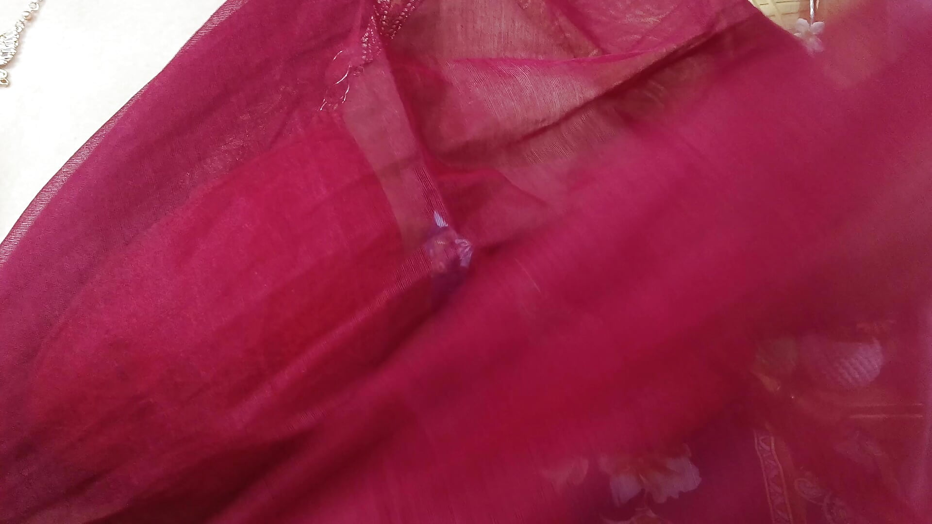sexy red saree with soniya queen❤️ - Vídeo de Beauty_Queen_Soniya, modelo de vídeos
