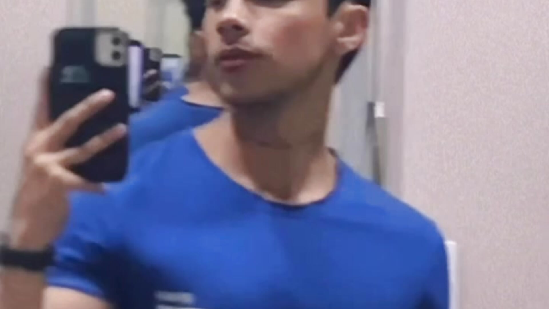 Hi 🤛🏻 - video od modelky/modela ErosDominant