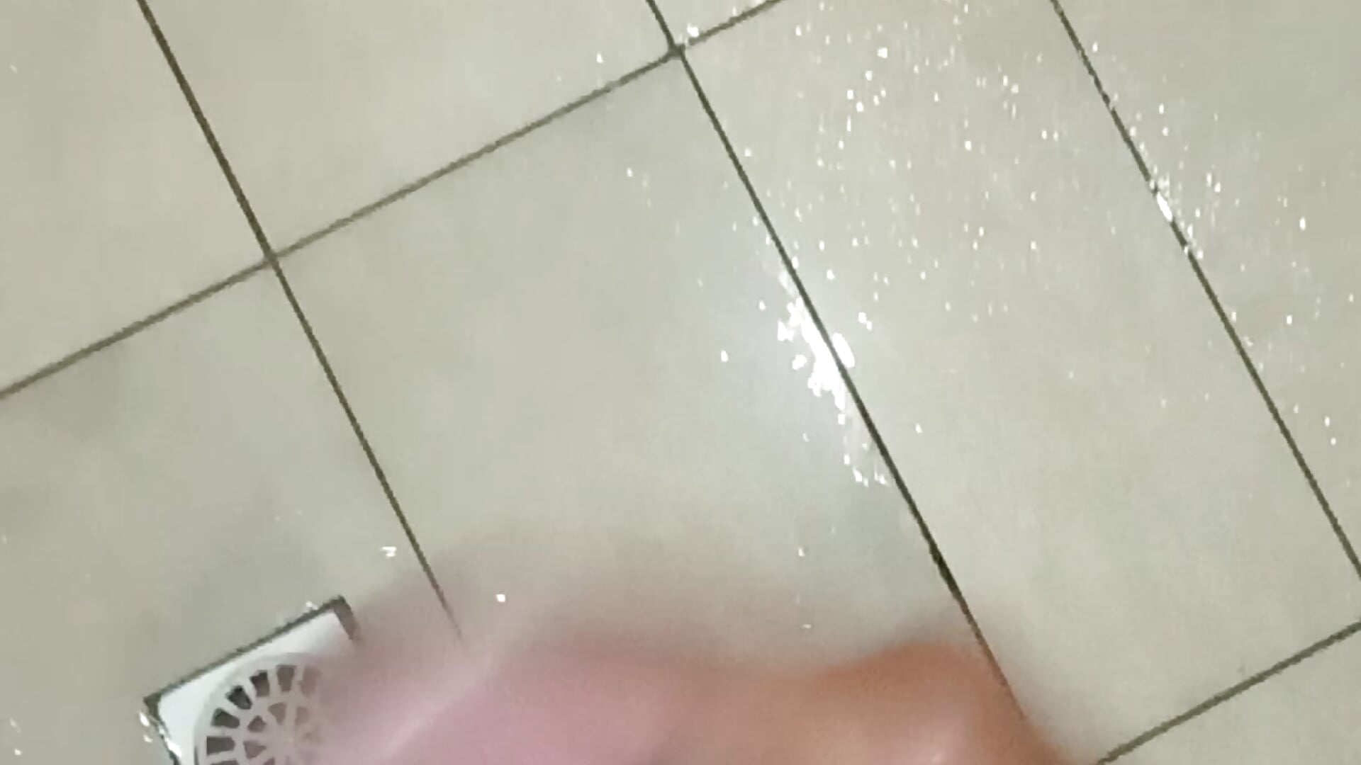 Batendo uma punheta pra uma amiga - video by ftoddy1991 cam model