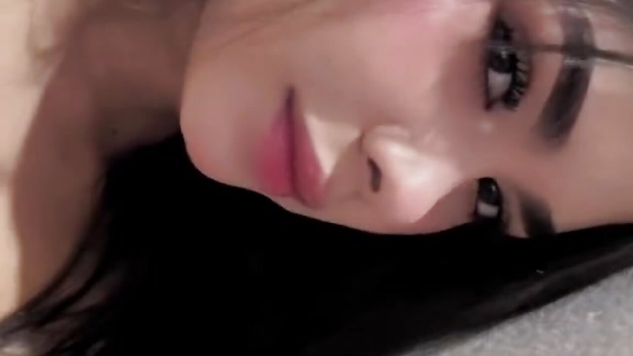 😋 - video di TianaGlow44 modella di cam