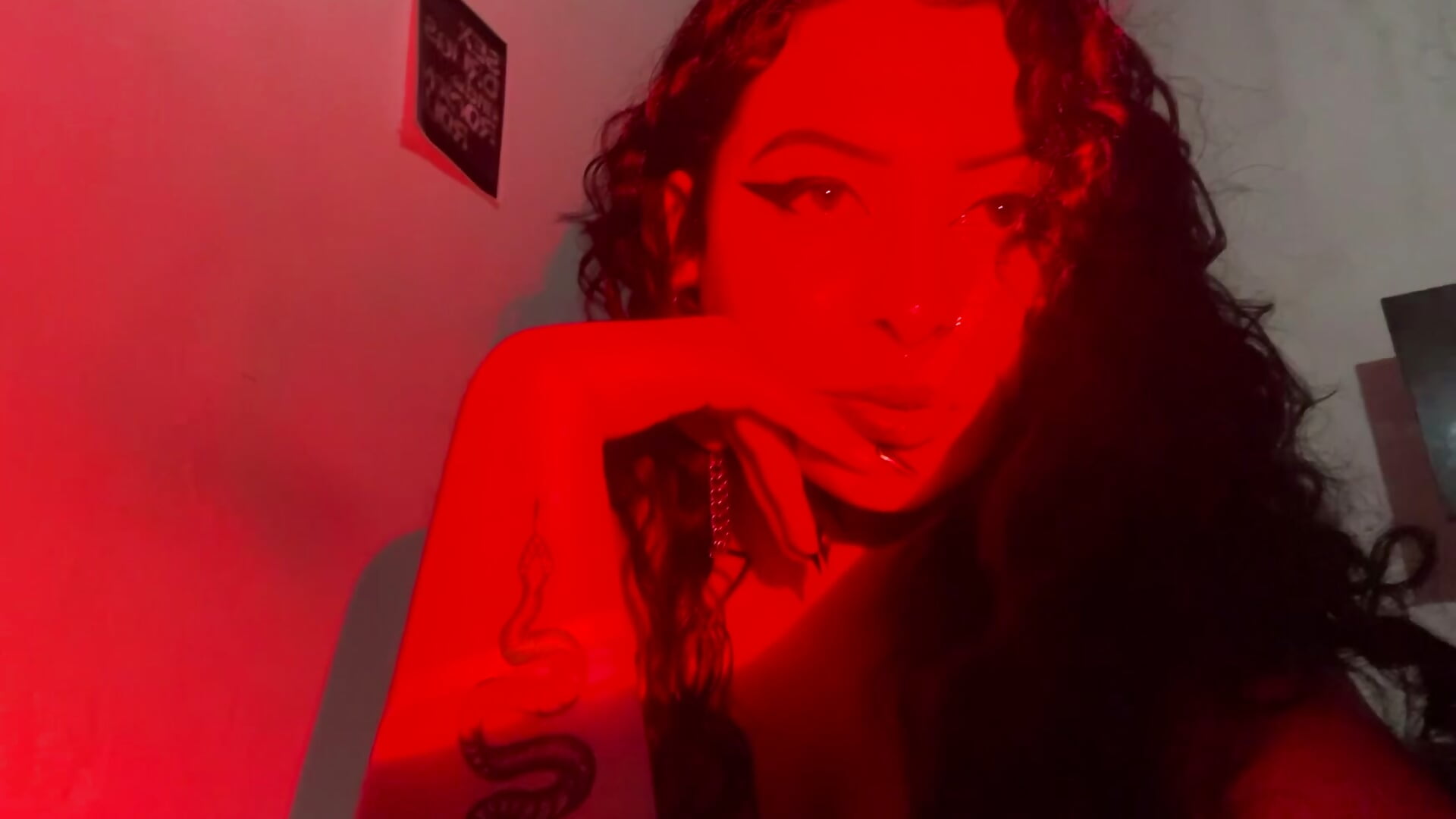 Red — filmik Eva_Greeen, modela(-lki) na kamerkach