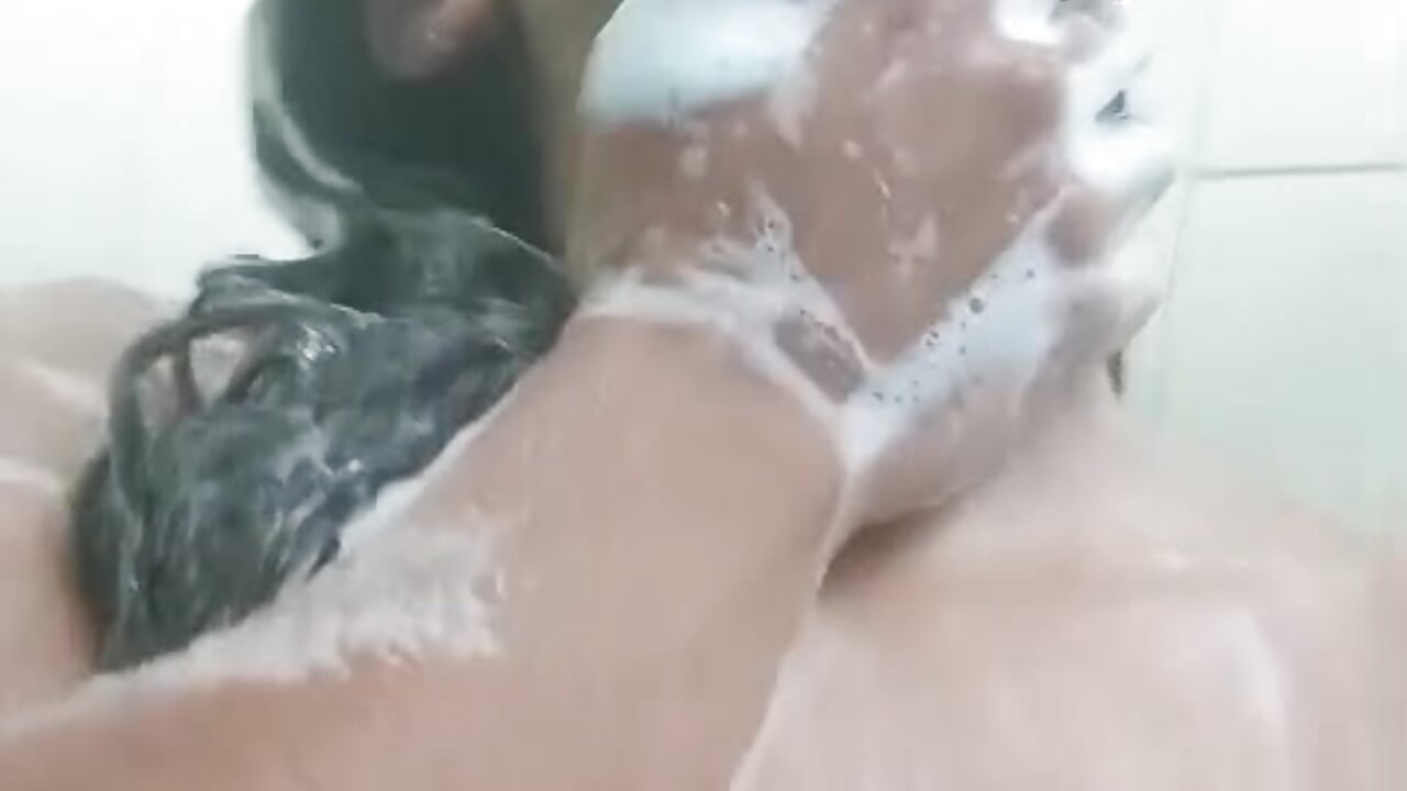let's bathe together 💦 - video by PaulinaColeman cam model