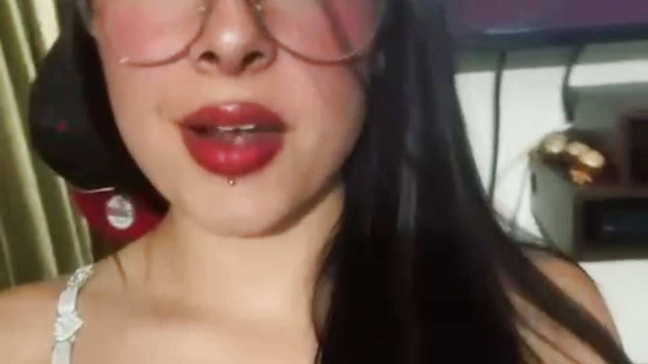 👀 - video by emmy_rosse_ cam model