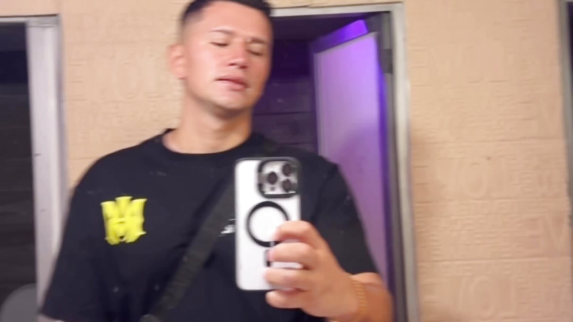 6b2ab3cb12e44f89939ddb3e6b6e1af8 - video by David_hot111 cam model